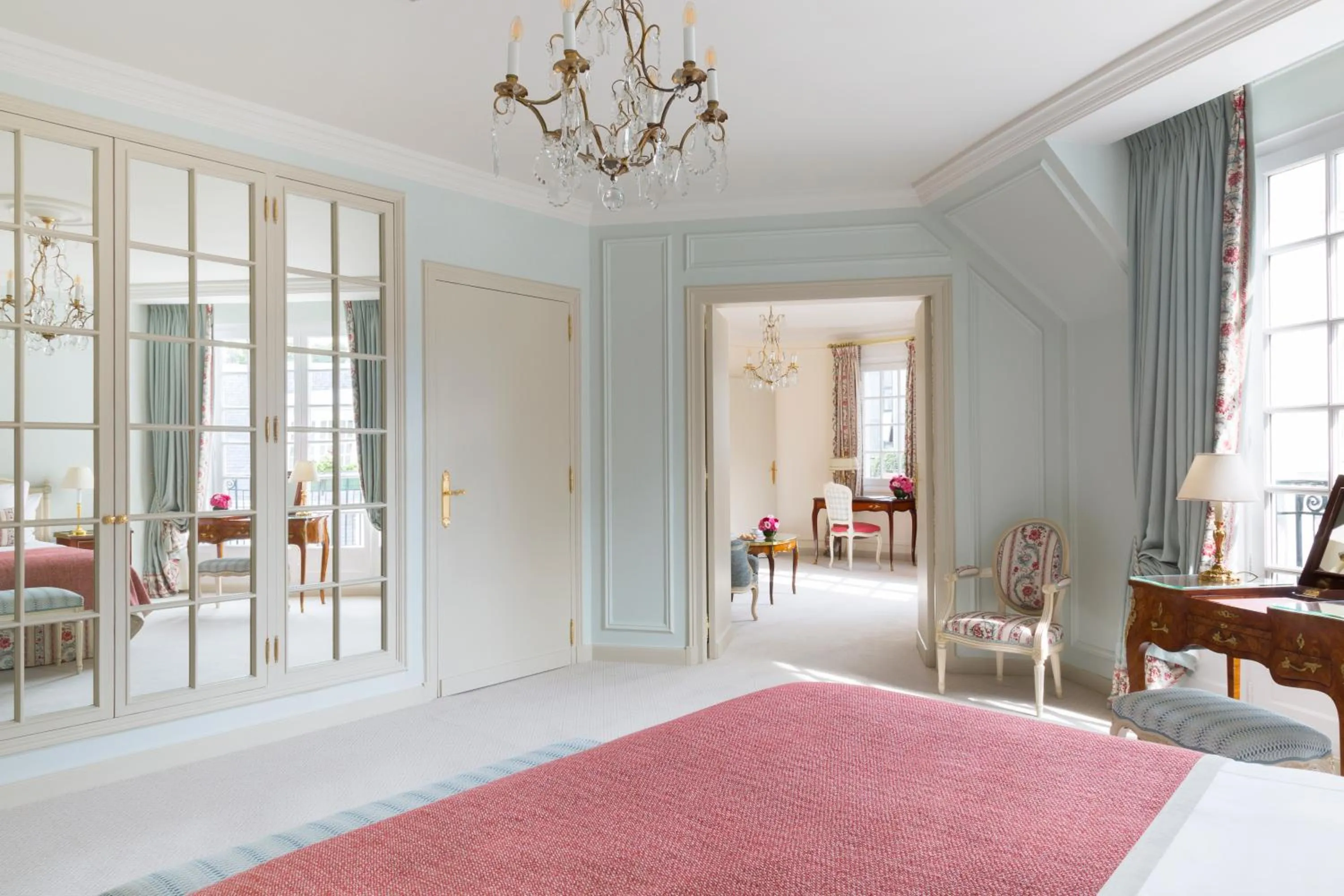 Photo of the whole room, Bed in Le Bristol Paris, Oetker Hotels