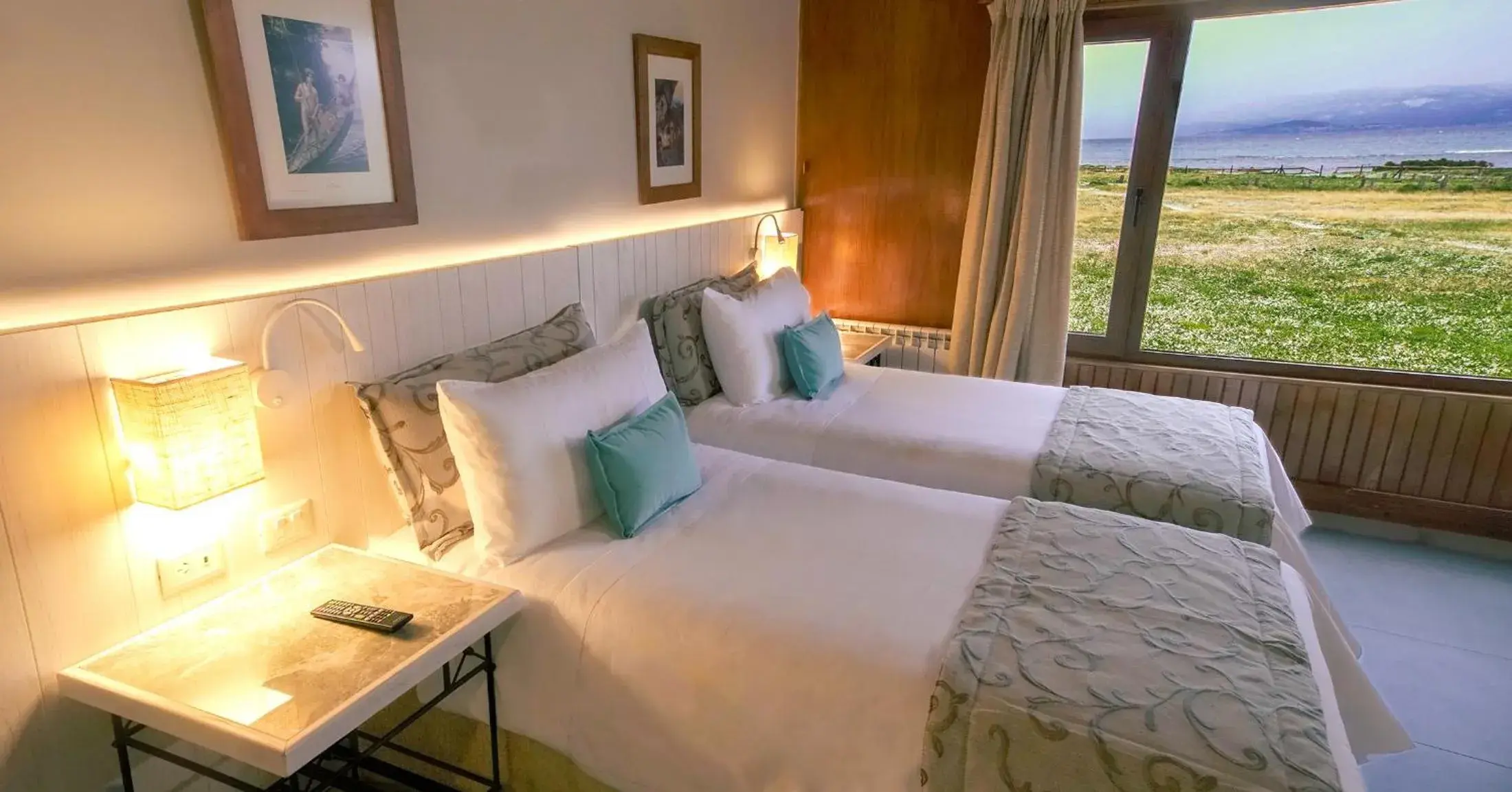 Standard Double or Twin Room with Sea View in Tolkeyen Ushuaia Hotel Standard Double or Twin Room with Sea View in Tolkeyen Ushuaia Hotel