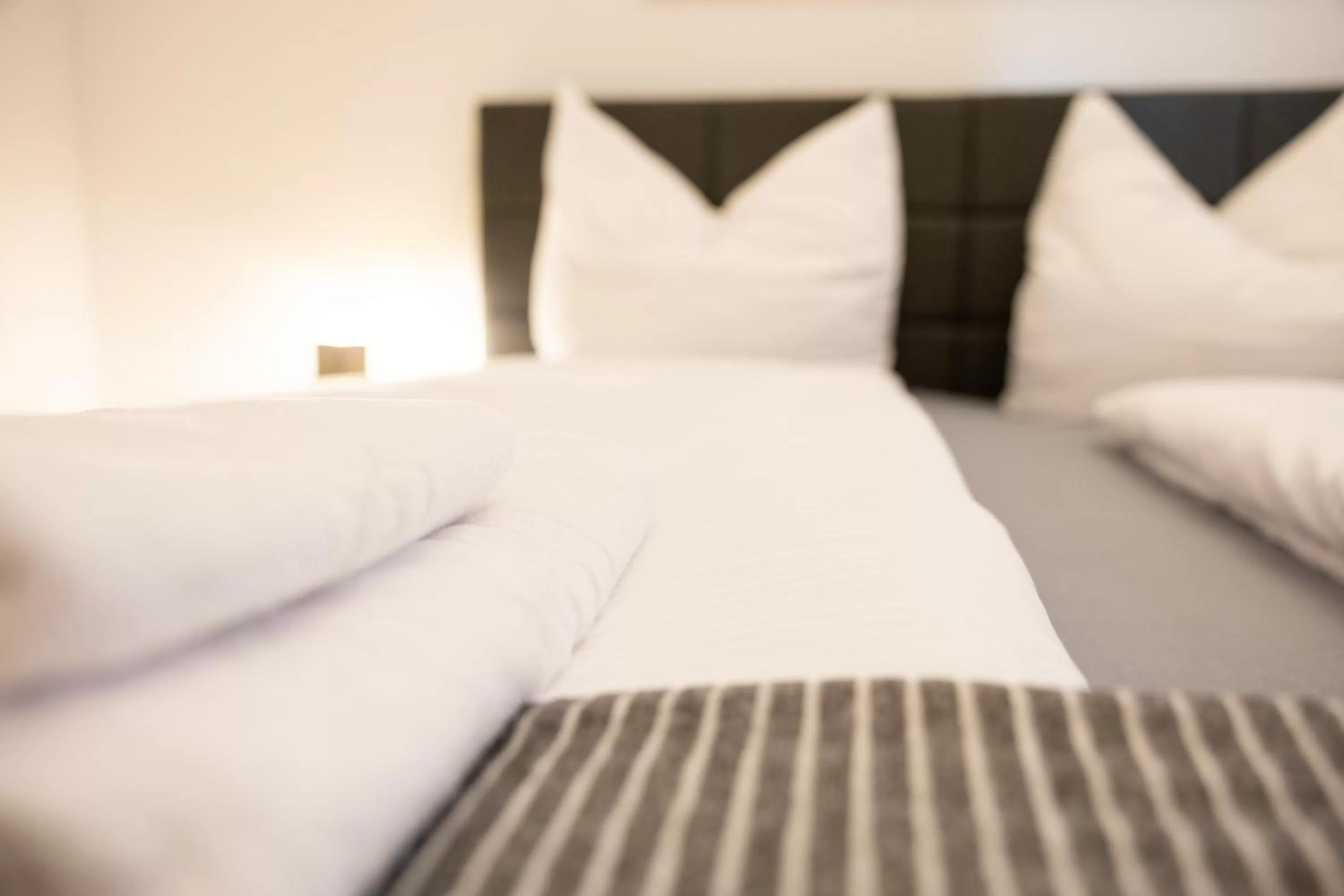 Bed in Ko-Living Space an der Oper - Street Art Design Apartments