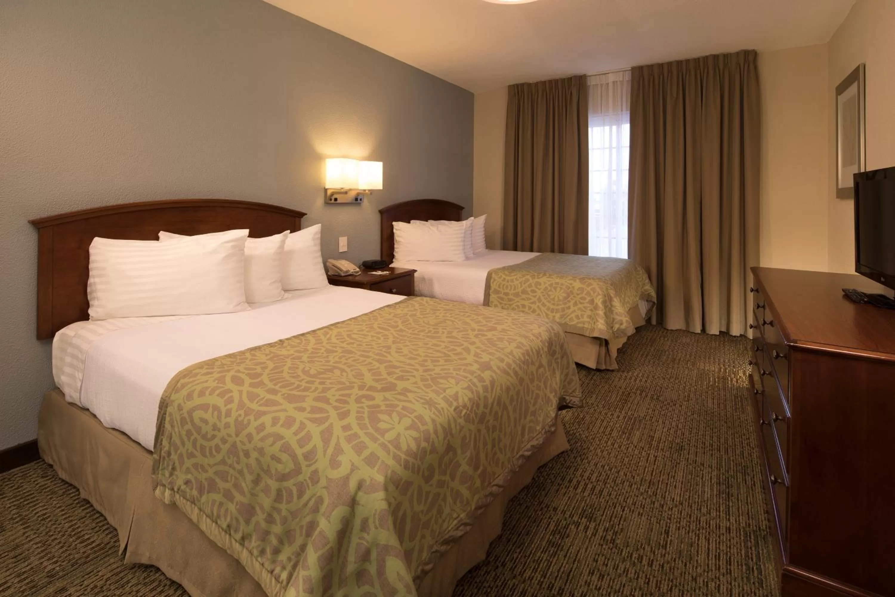 Photo of the whole room, Bed in Staybridge Suites Monterrey San Pedro by IHG