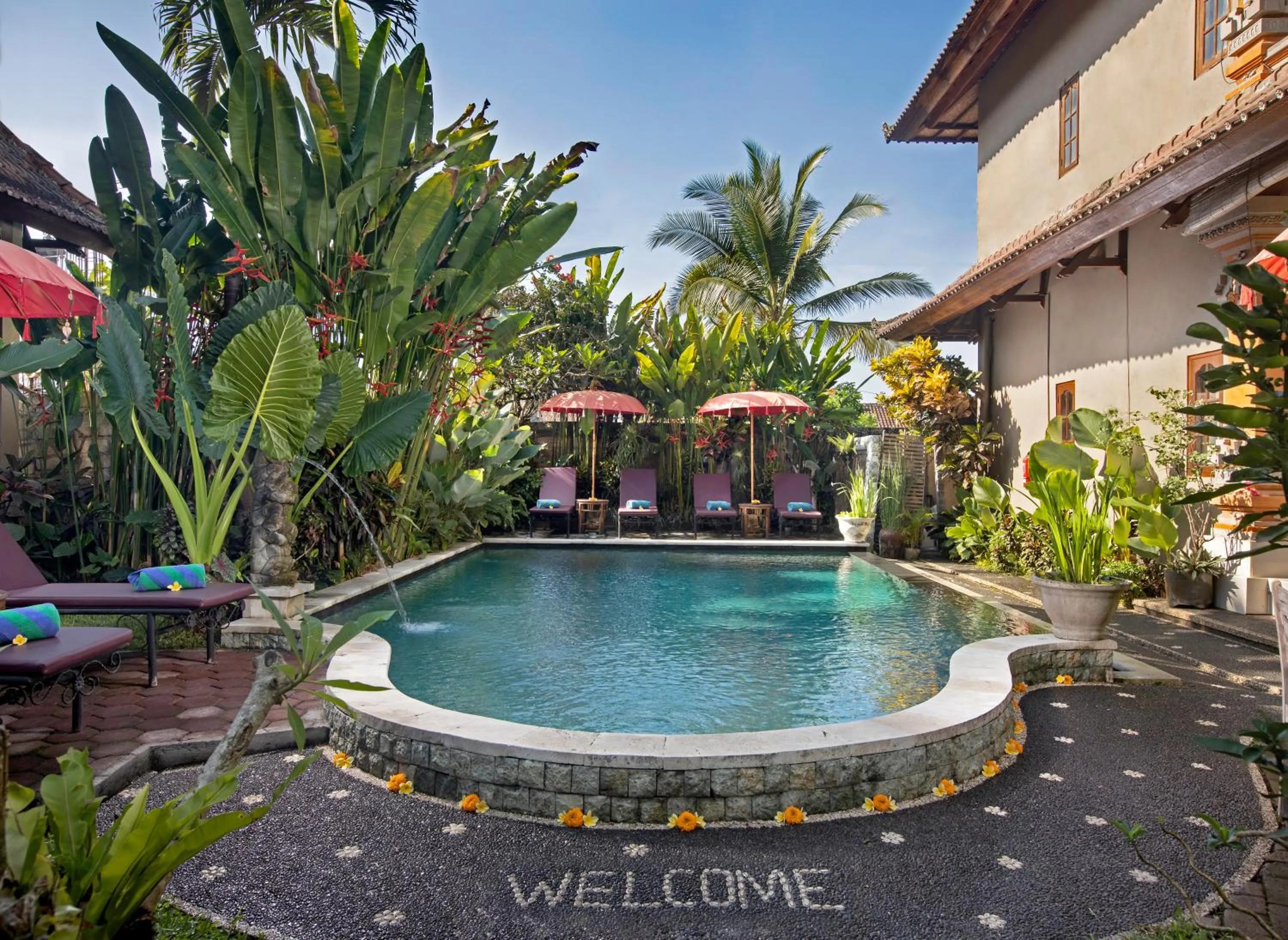 Swimming pool in Uma Sari Cottage by Mahaputra