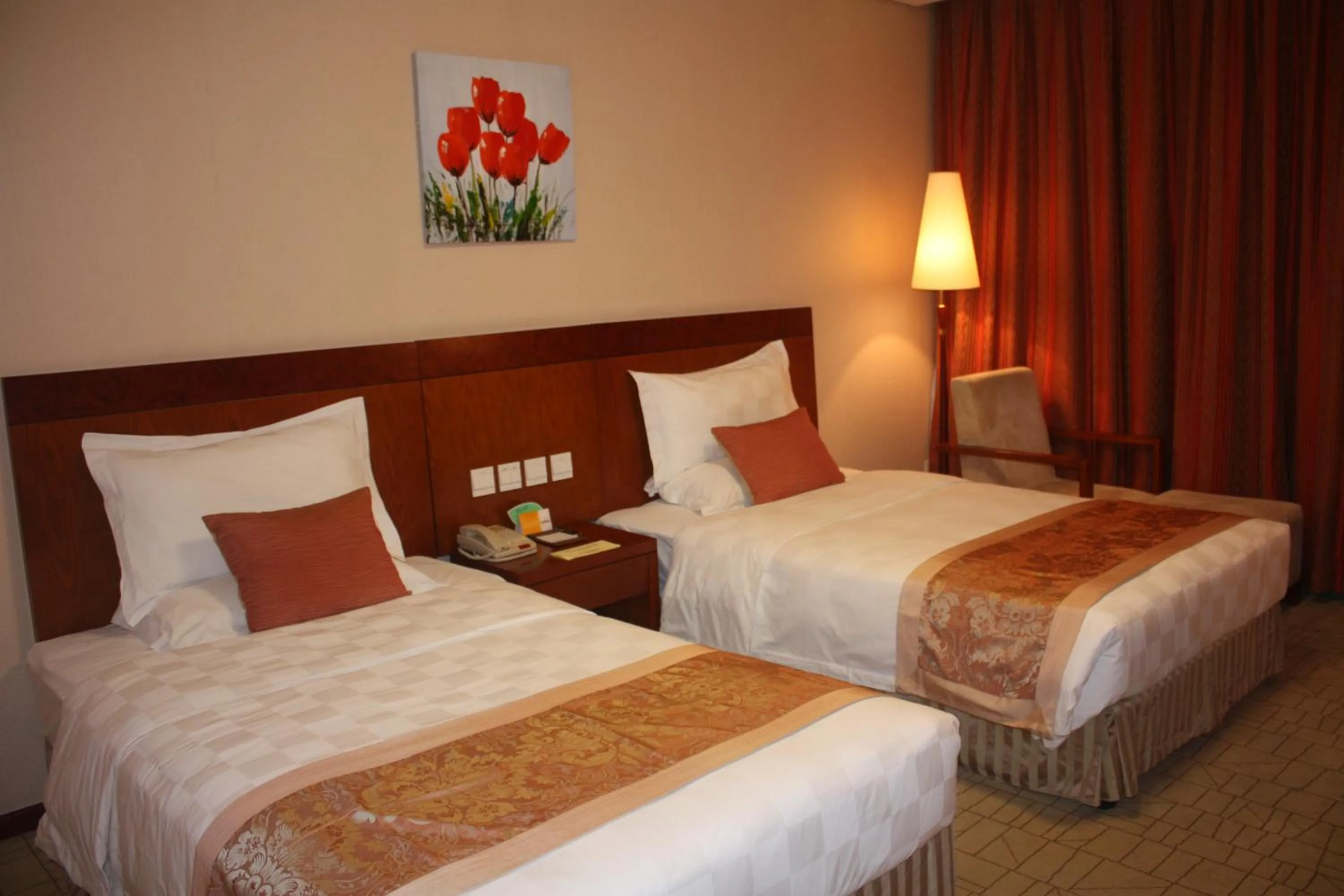 Super House International