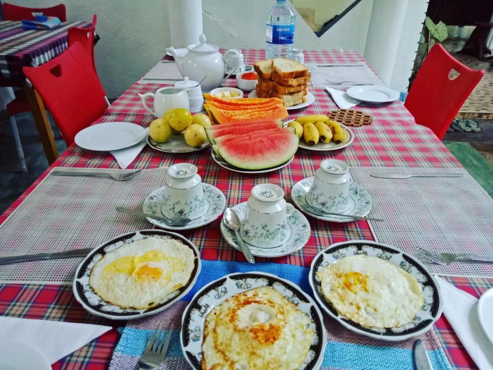 Breakfast in Kadolana Guest House