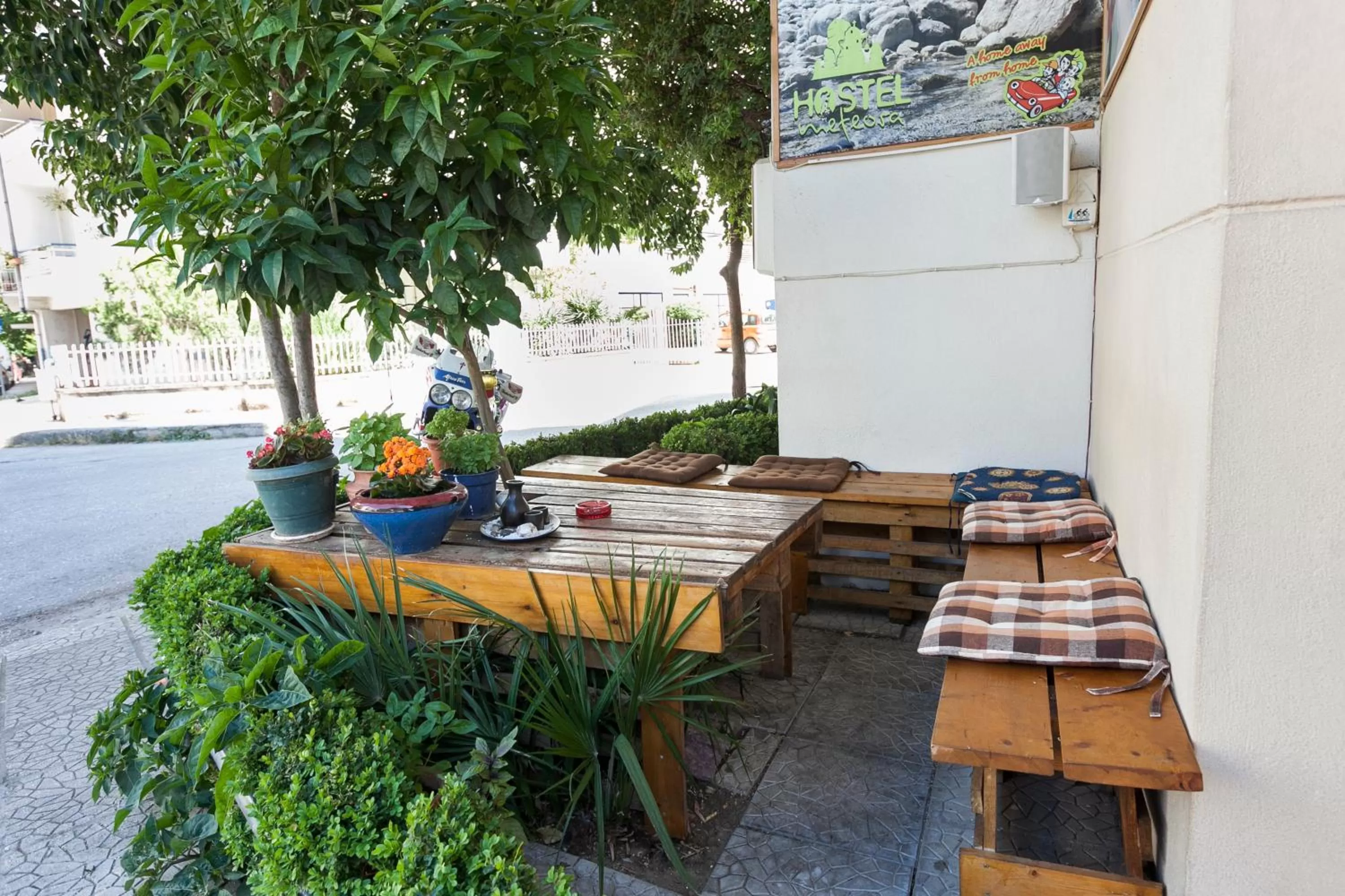 Facade/entrance in Nomads Rooms