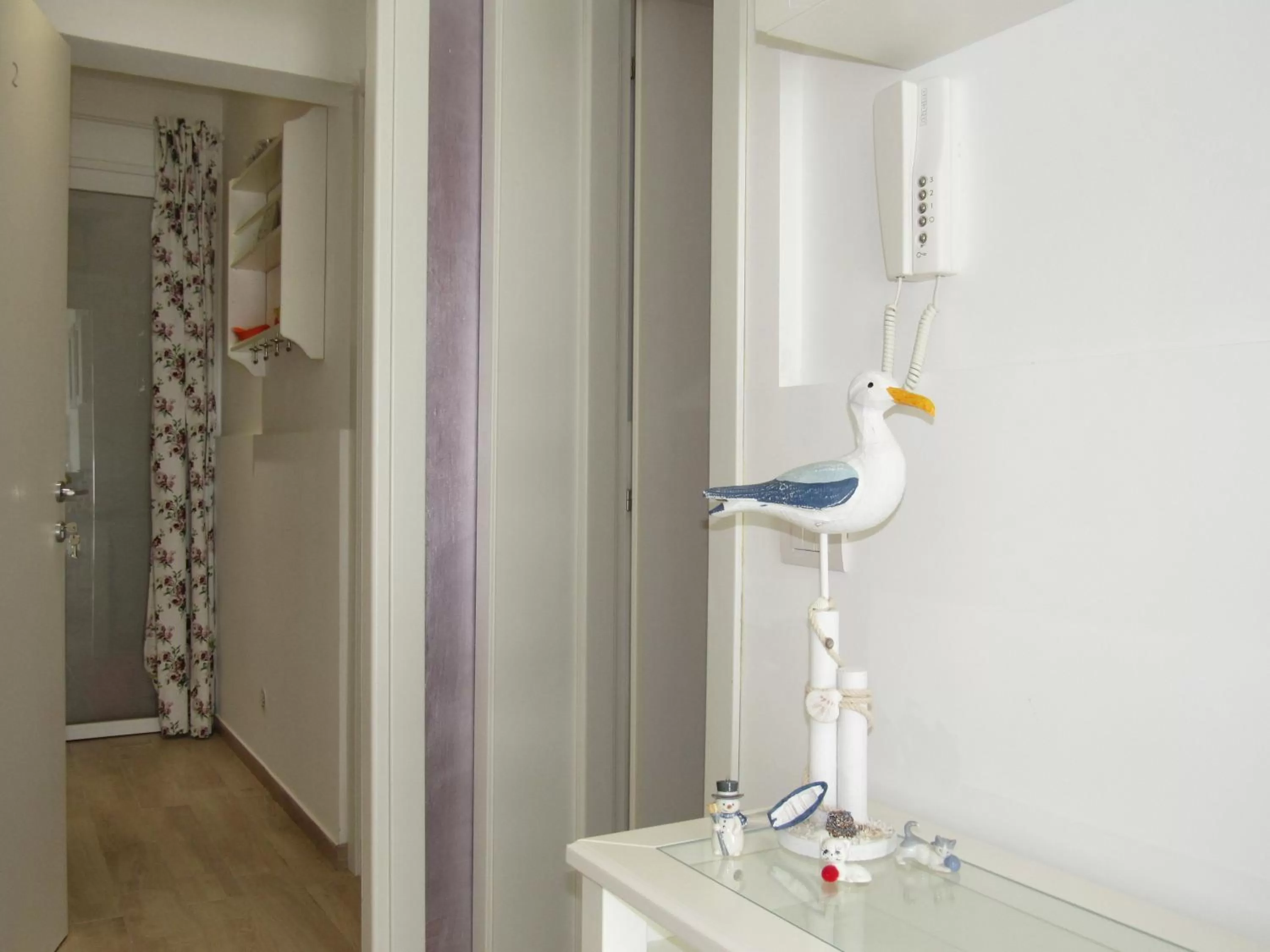 Decorative detail in La Voce del Violino