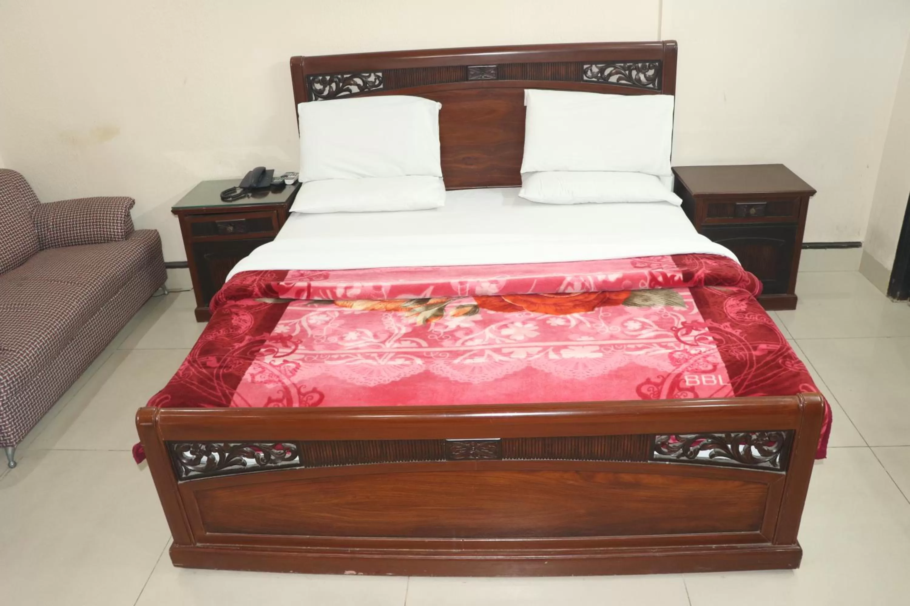 Bed in Hotel Grace inn