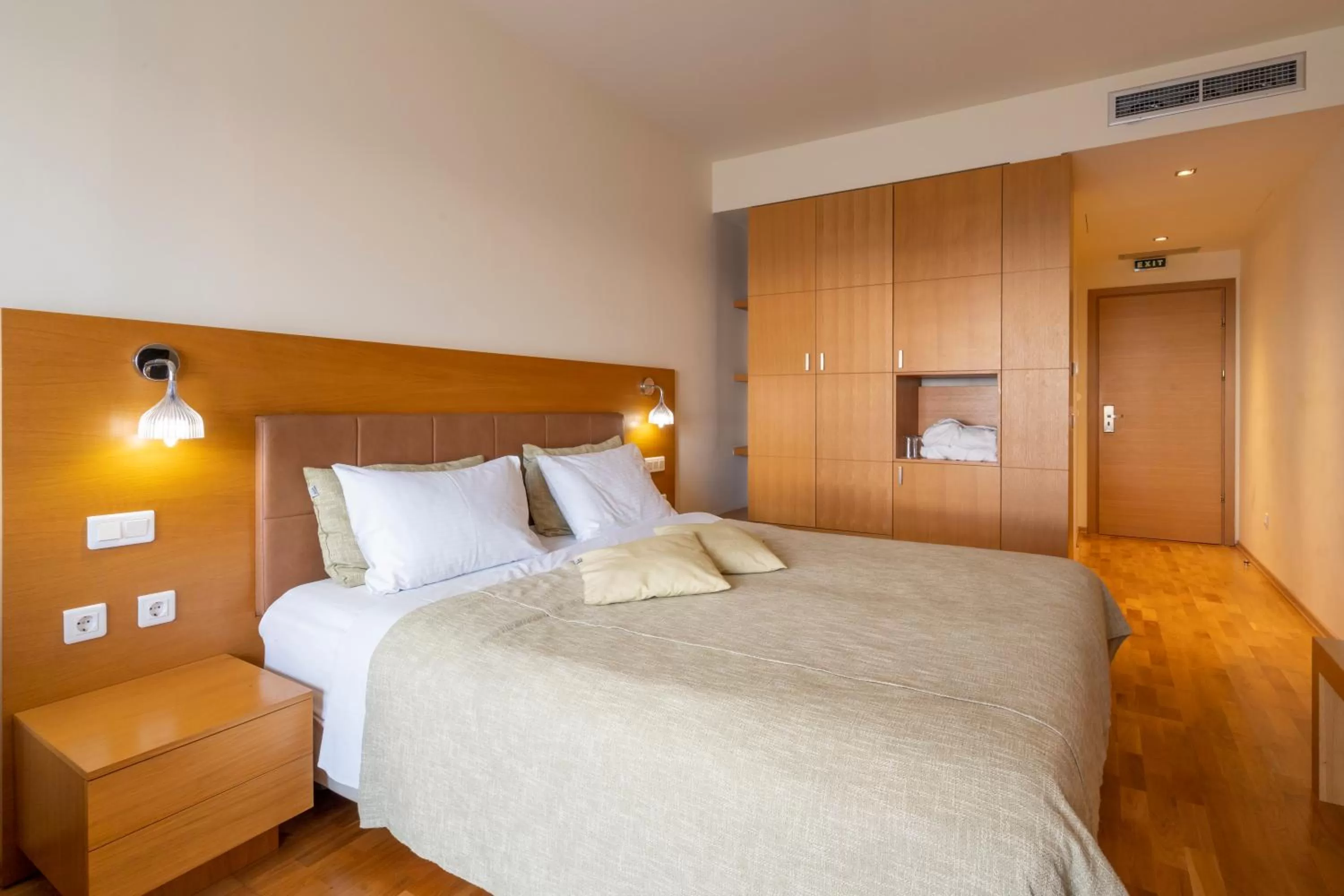 Photo of the whole room, Bed in Anemolia Mountain Resort