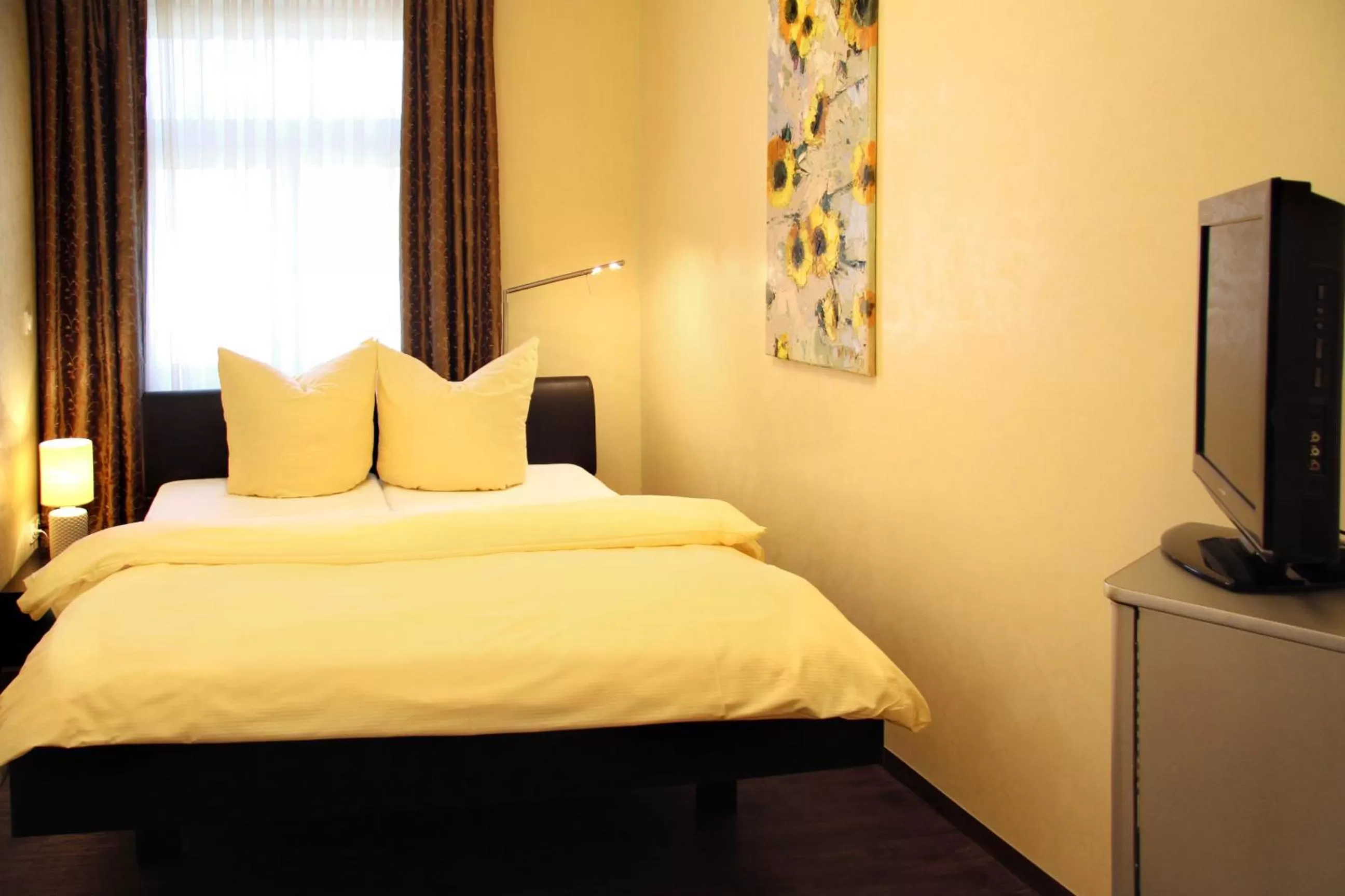 TV and multimedia, Bed in Villa Astoria - Suiten am Meer