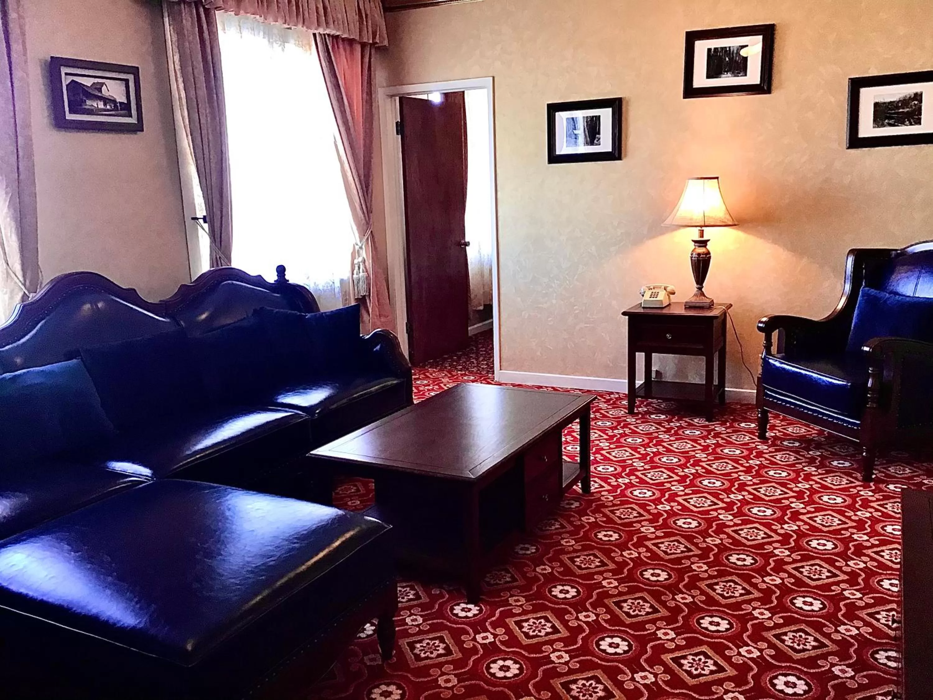 Seating area in Eureka Inn, Trademark Collection by Wyndham