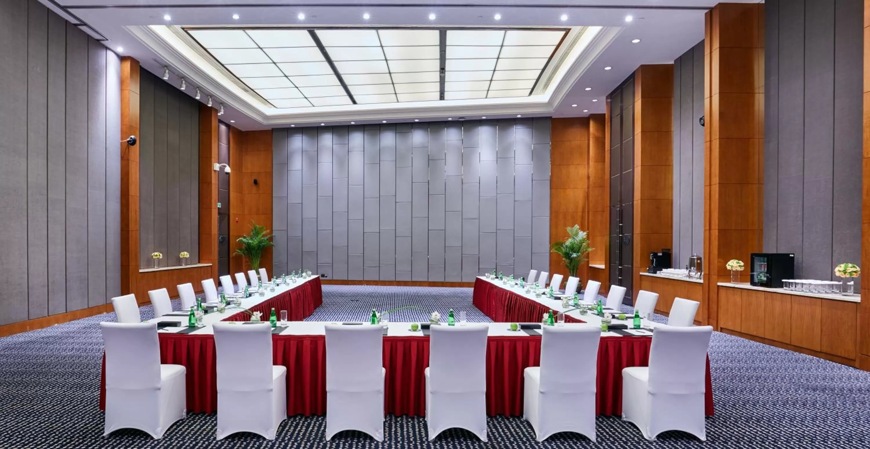 Meeting/conference room in InterContinental Hangzhou ICC by IHG
