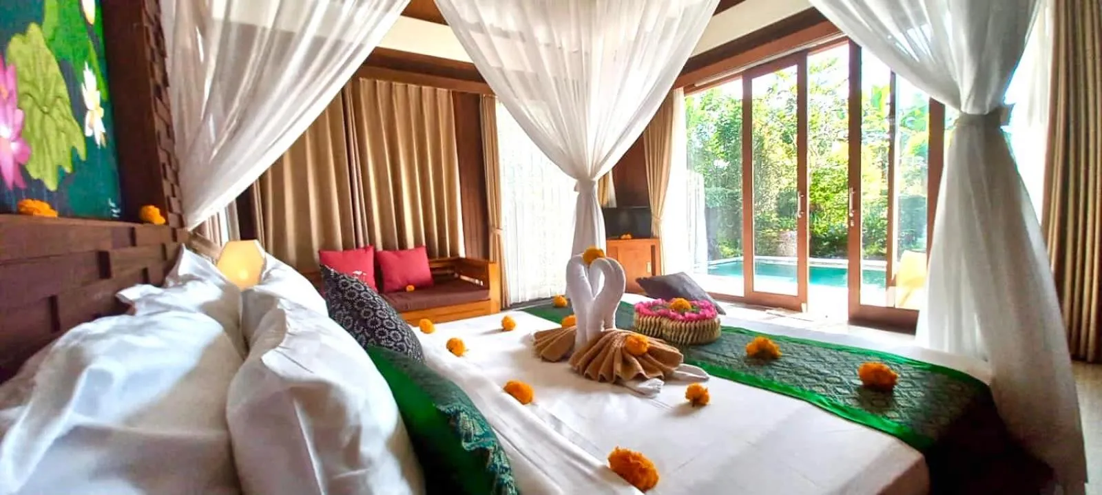 Bed in Ubud Paradise Villa