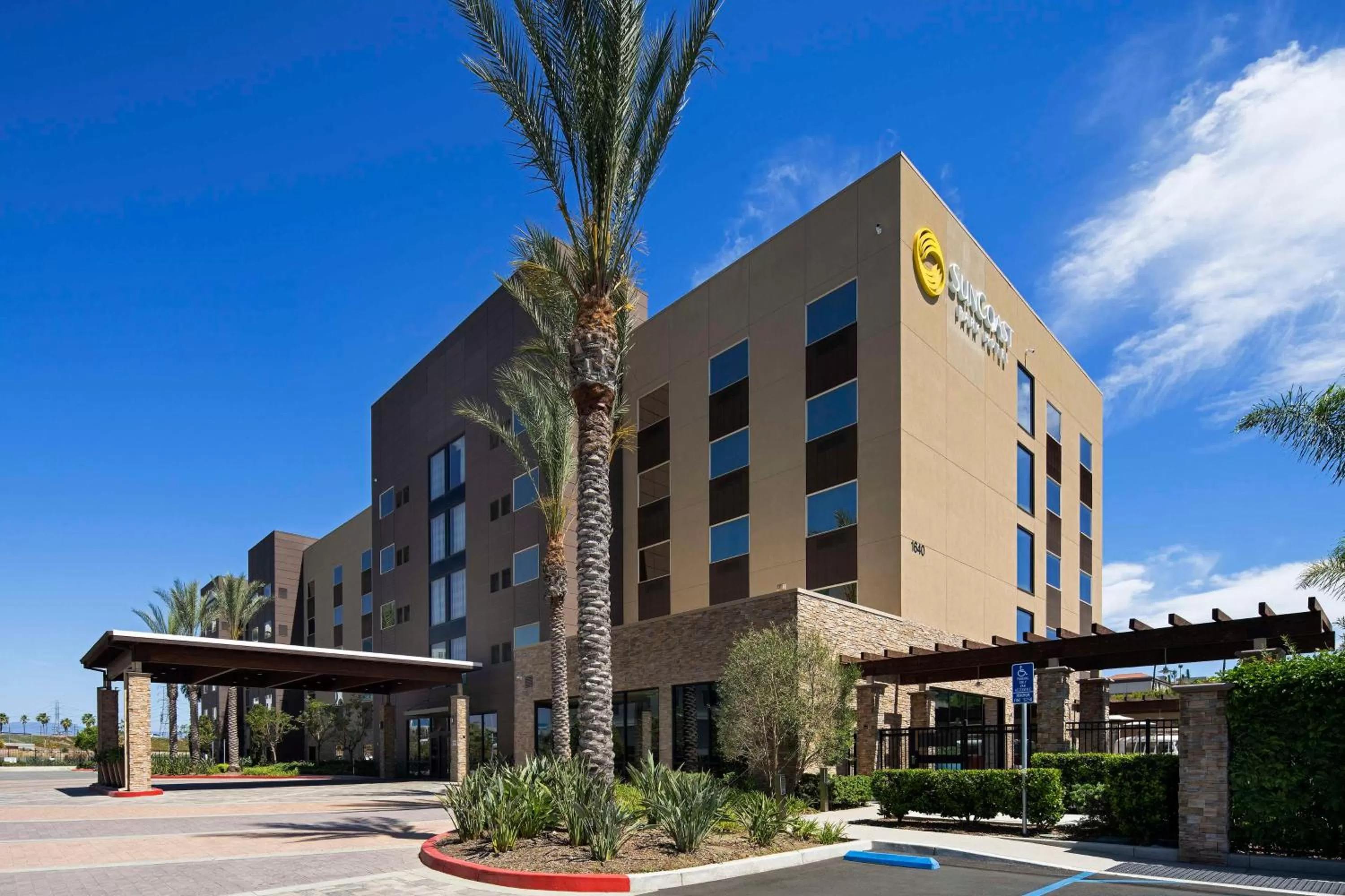 Property building in SunCoast Hotel Anaheim, Tapestry Collection by Hilton