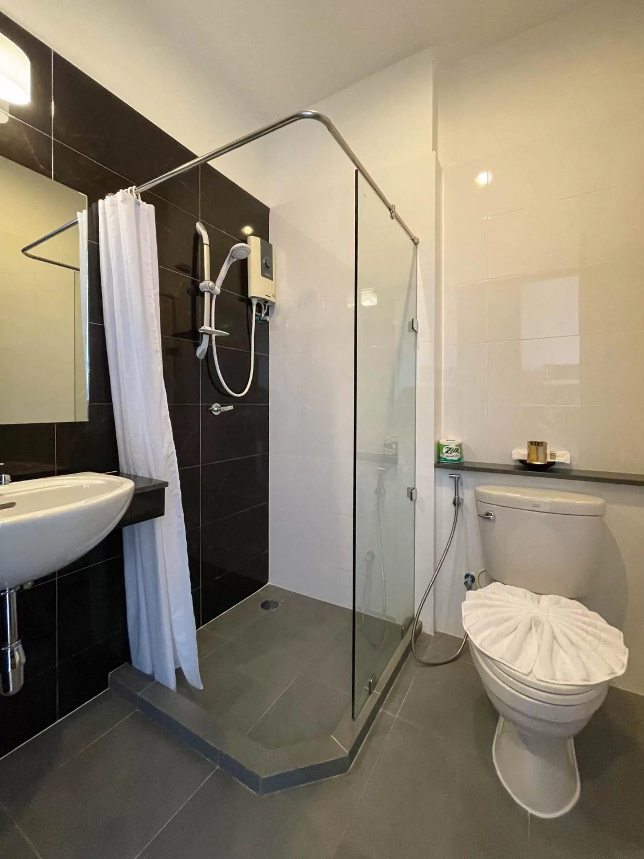 Shower in The Choice Hotel - Adults Only