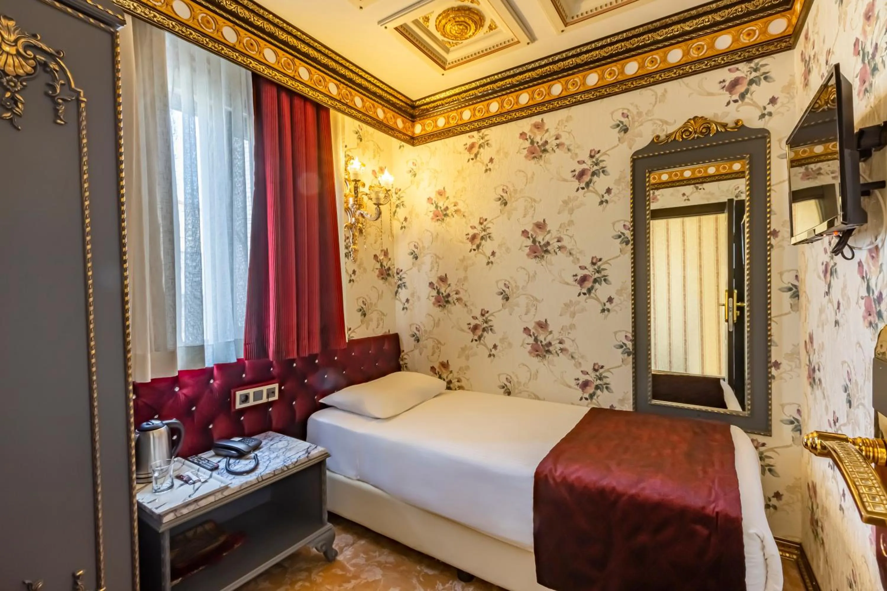 Photo of the whole room, Bed in Laleli Blue Marmaray Hotel
