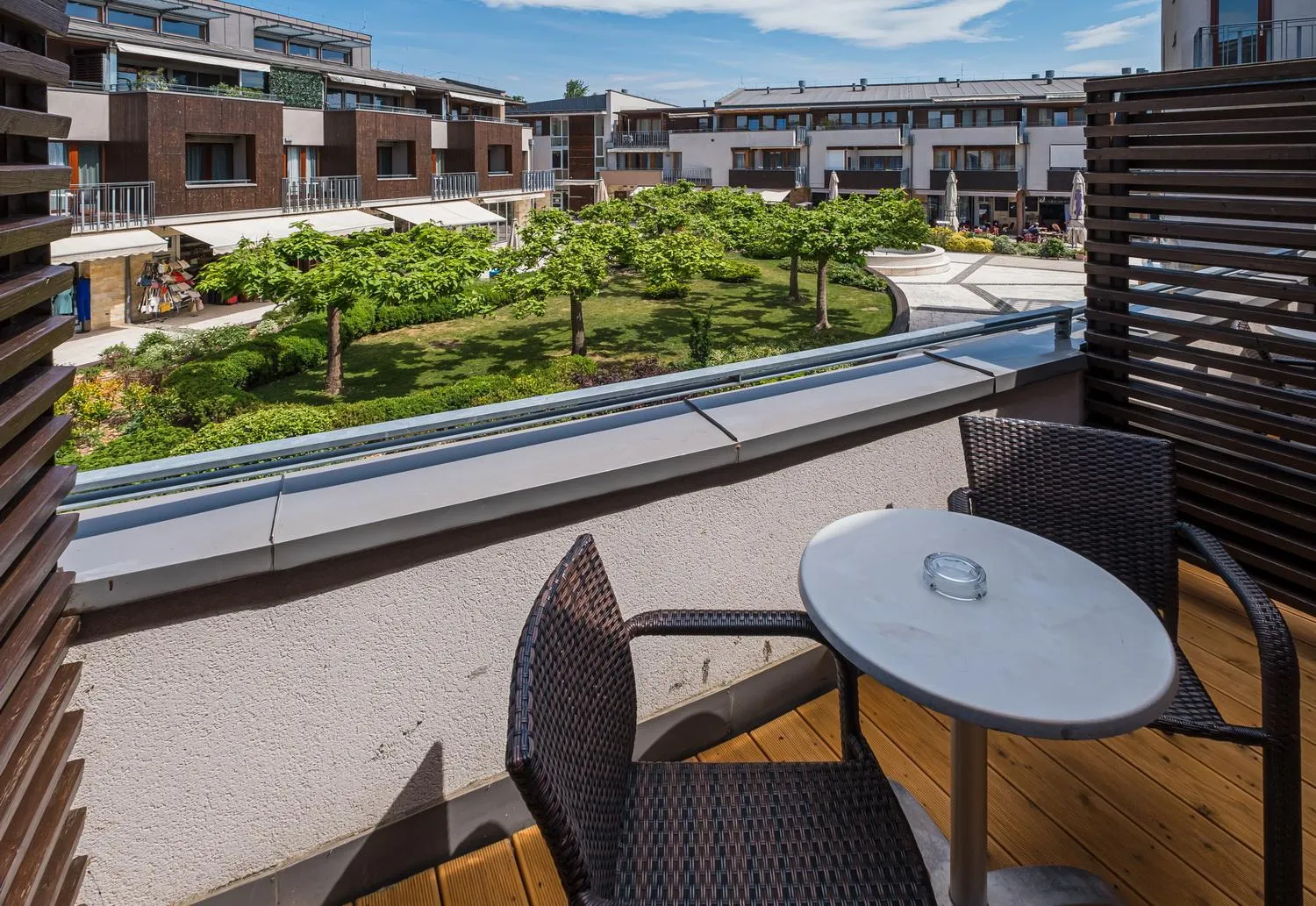 Balcony/Terrace in Hotel Golden Lake Resort