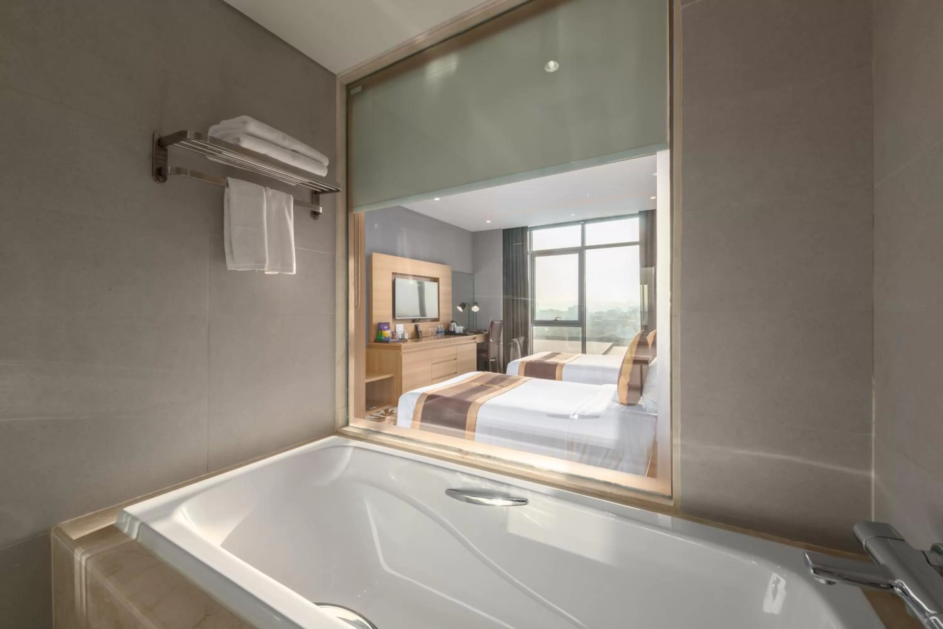 Bath, Bed in The Reed Hotel