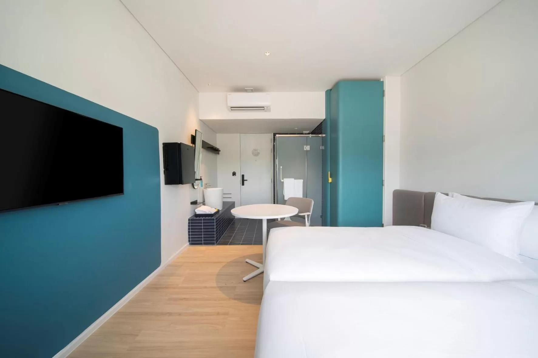 Bed in GO Hotel Bowin at Robinson Lifestyle Bowin