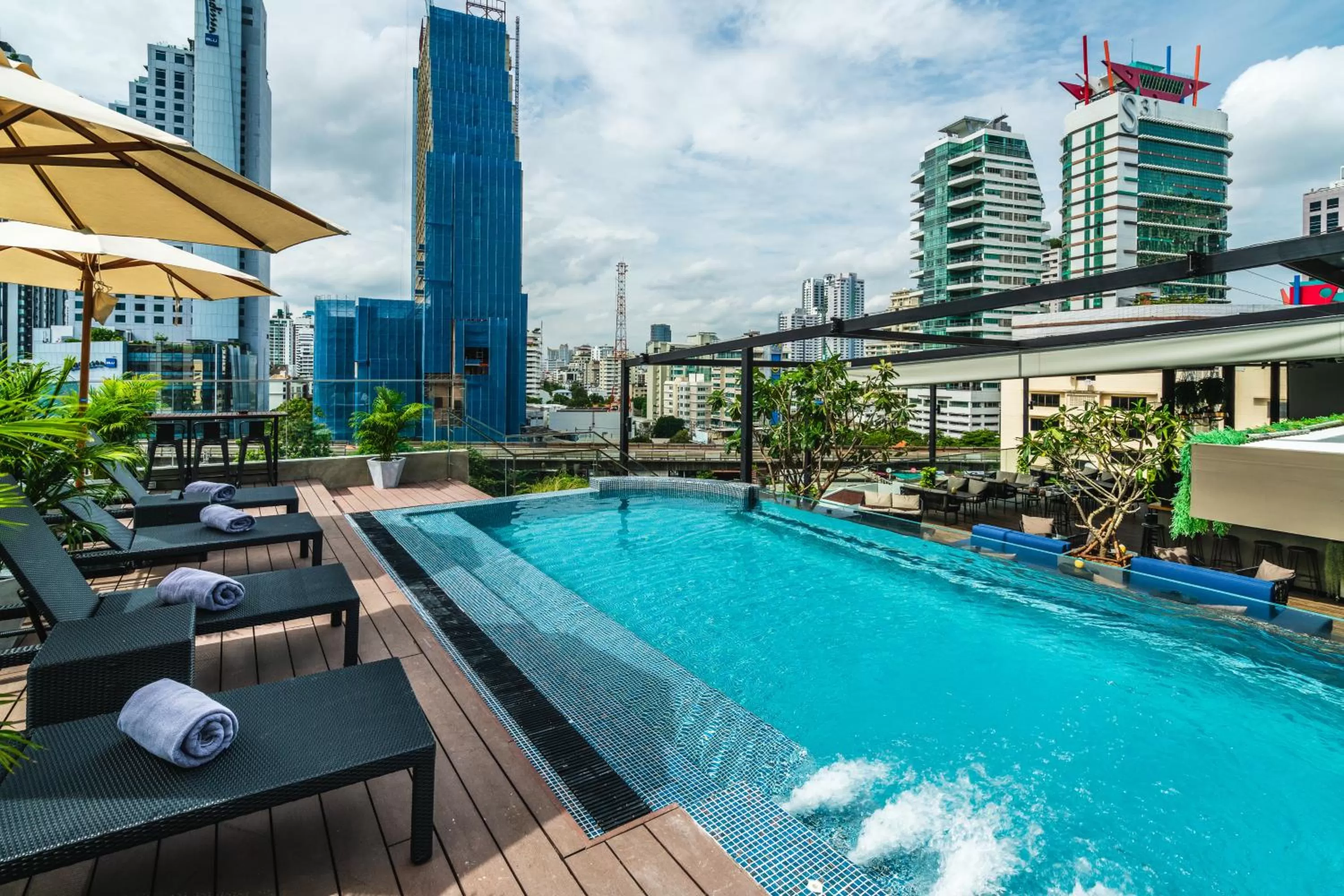 Swimming pool in Tastoria Collection Sukhumvit