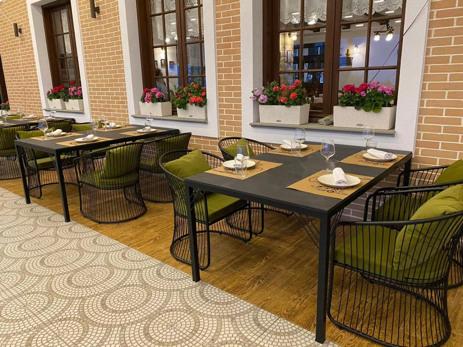 Restaurant/places to eat in Ardenica Boutique Hotel