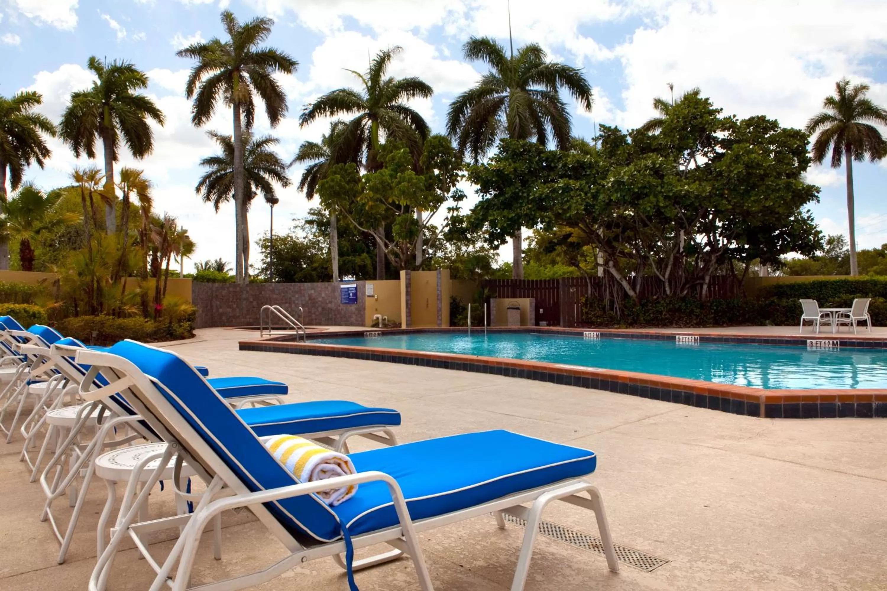 Pool view in DoubleTree by Hilton Hotel Miami Airport & Convention Center