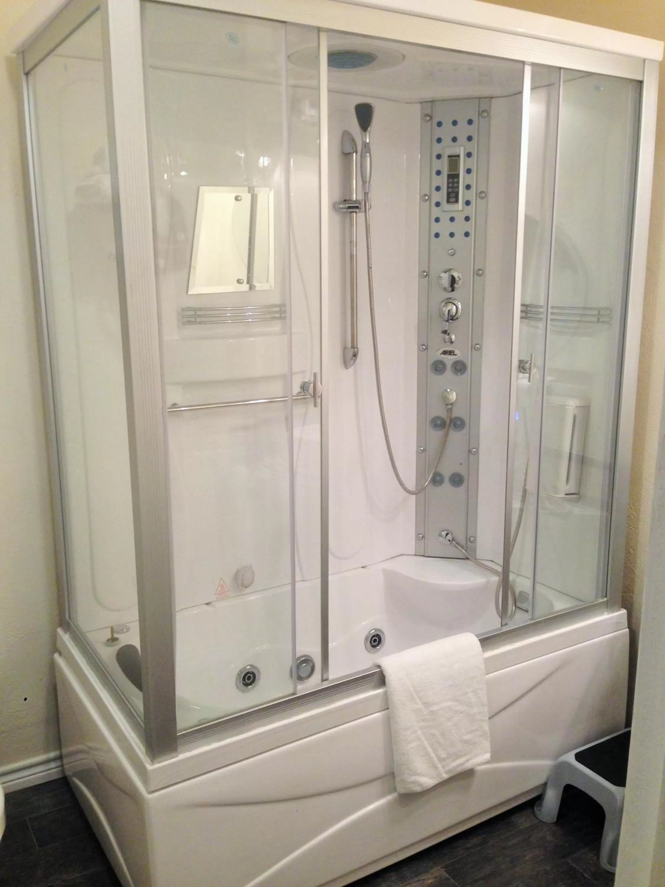 Bathroom in Capri Beach Hotel