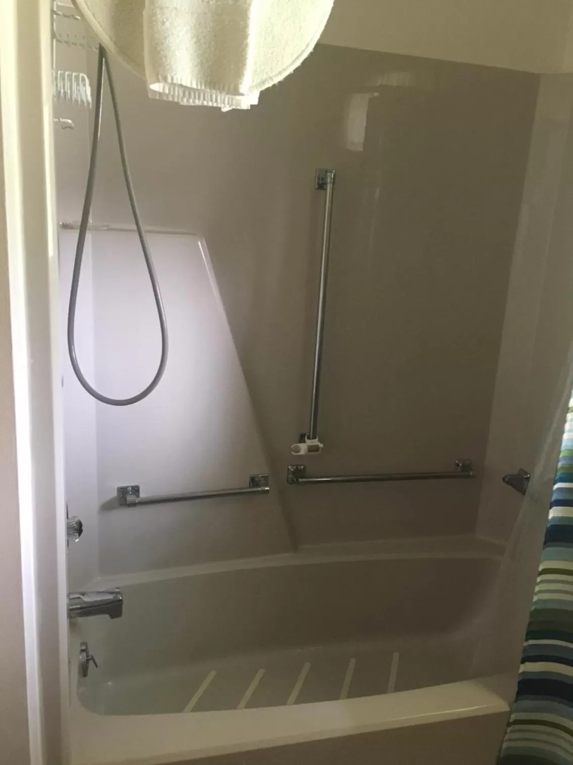 Shower in Lull-Abi Inn
