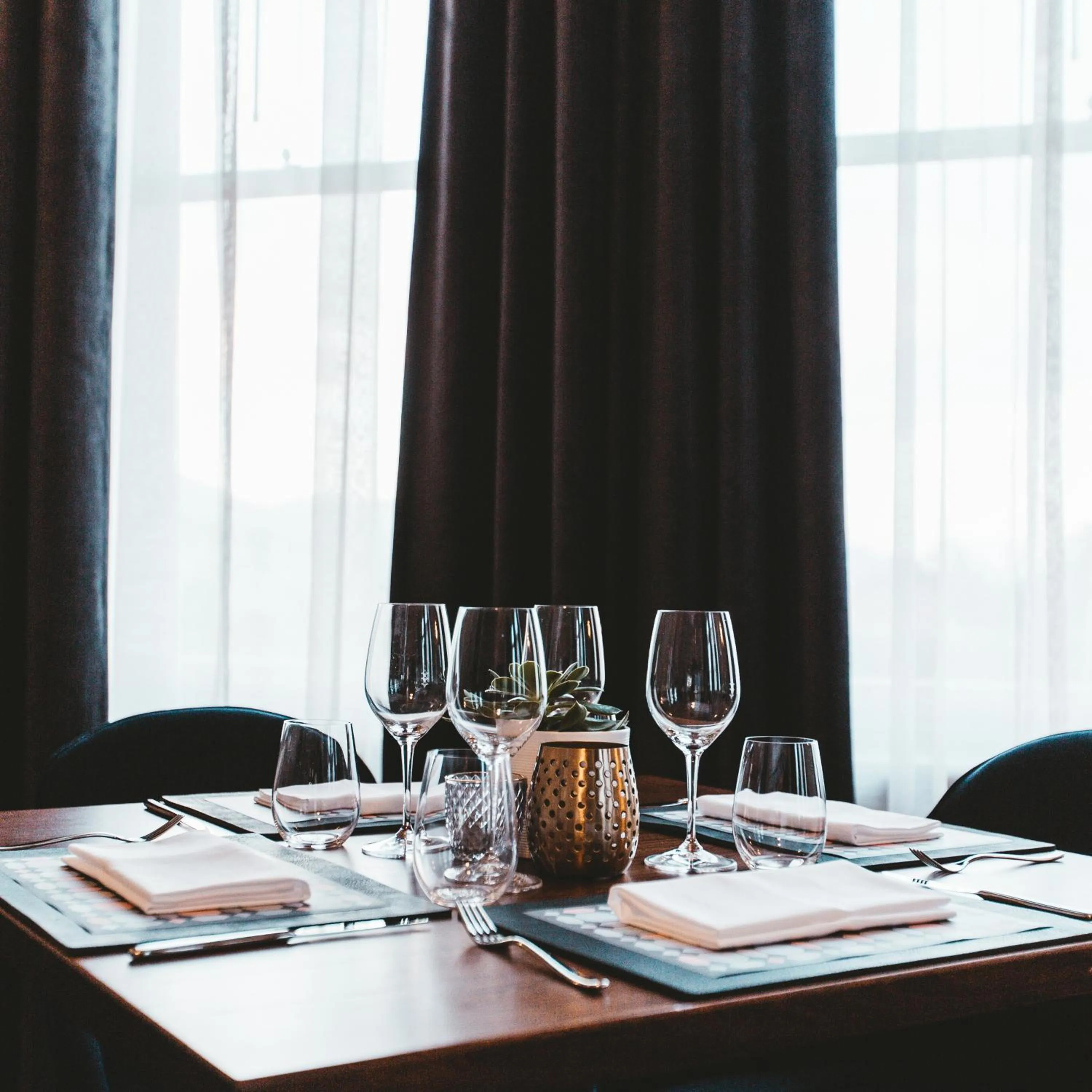 Drinks in Maylands Lodge