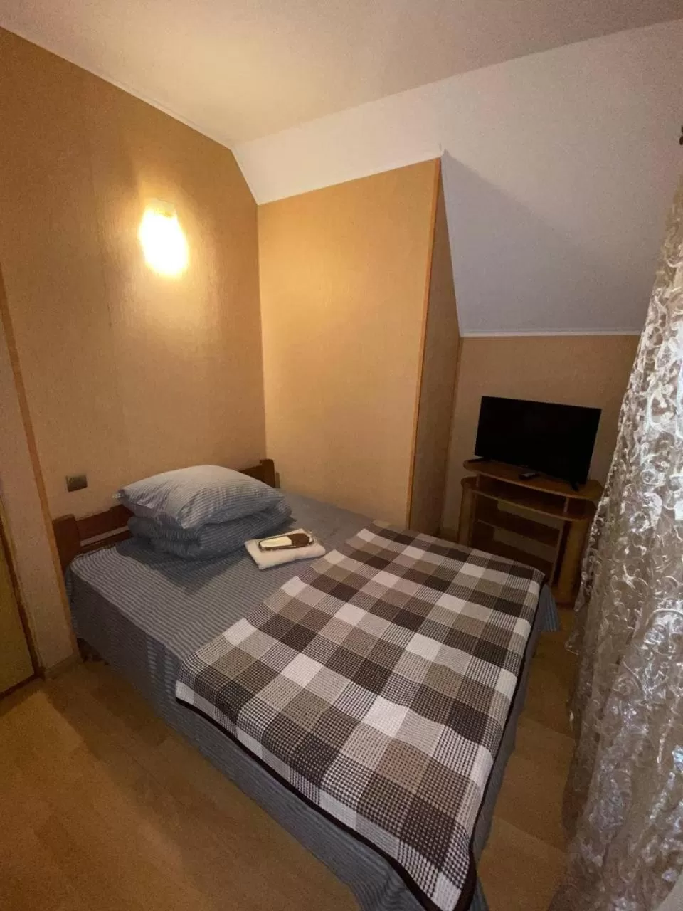 Bed in Inn Khlibodarskiy