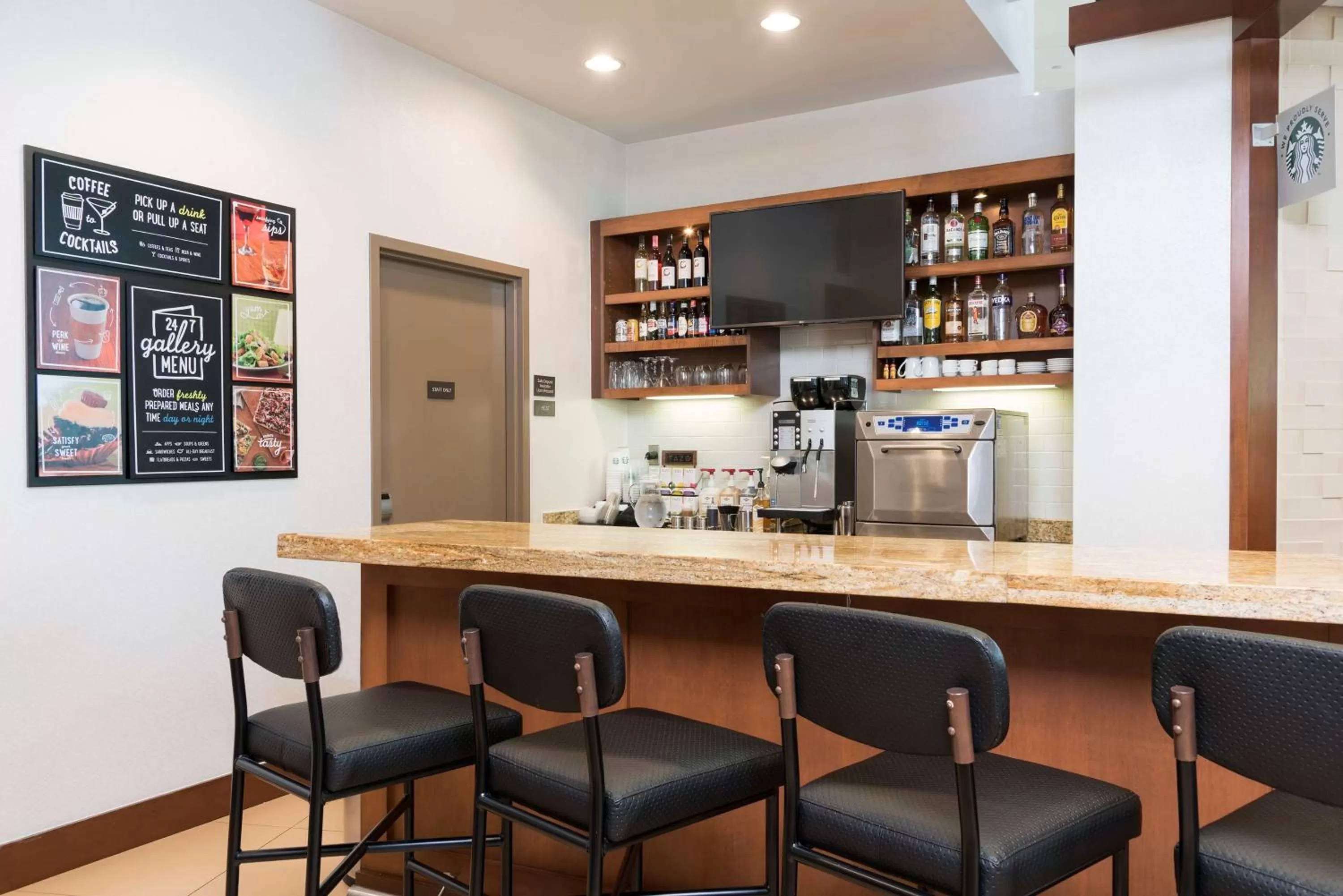 Lounge or bar in Hyatt Place Sarasota/Bradenton