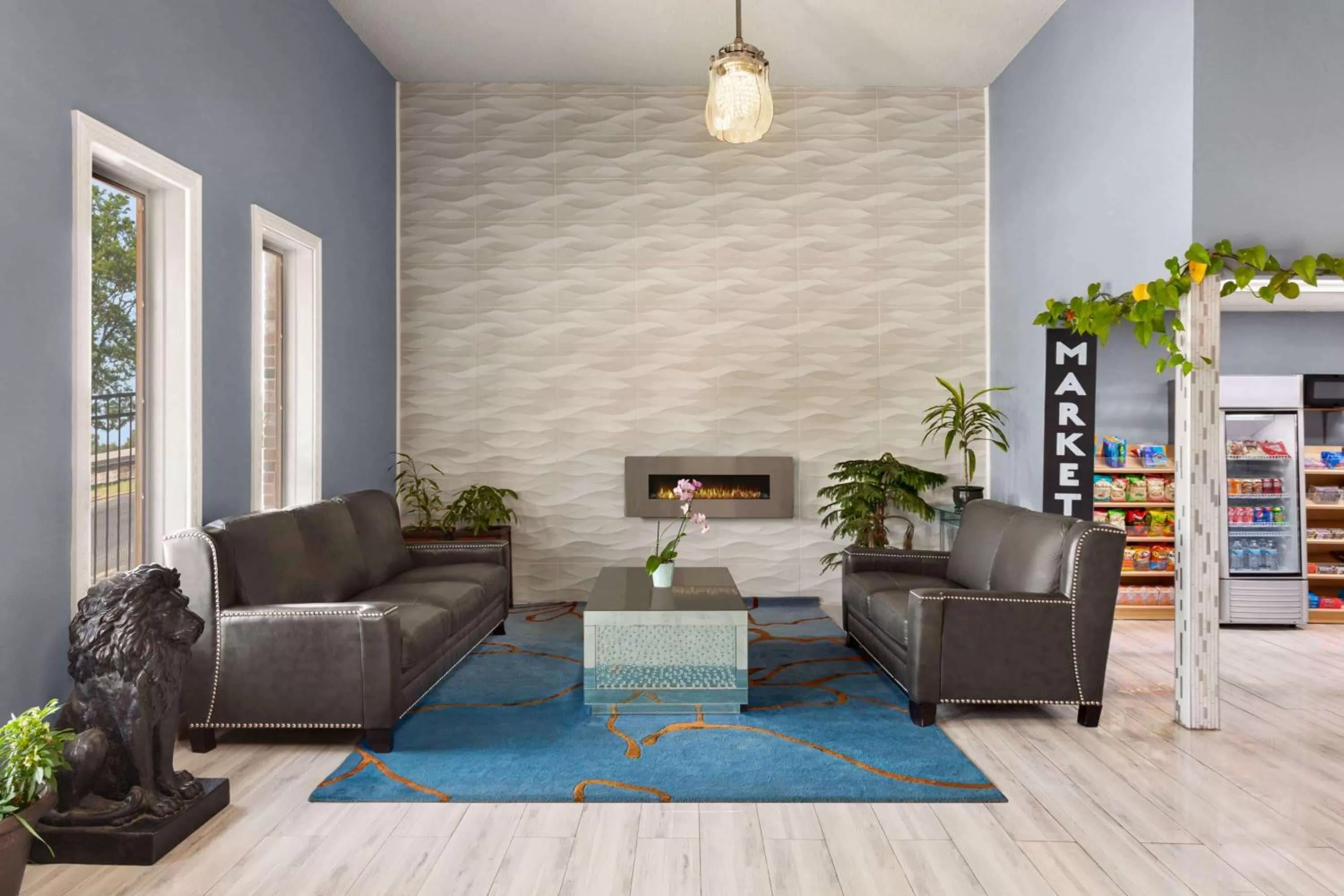 Lobby or reception in Super 8 by Wyndham Lenexa Overland Park Area/Mall Area