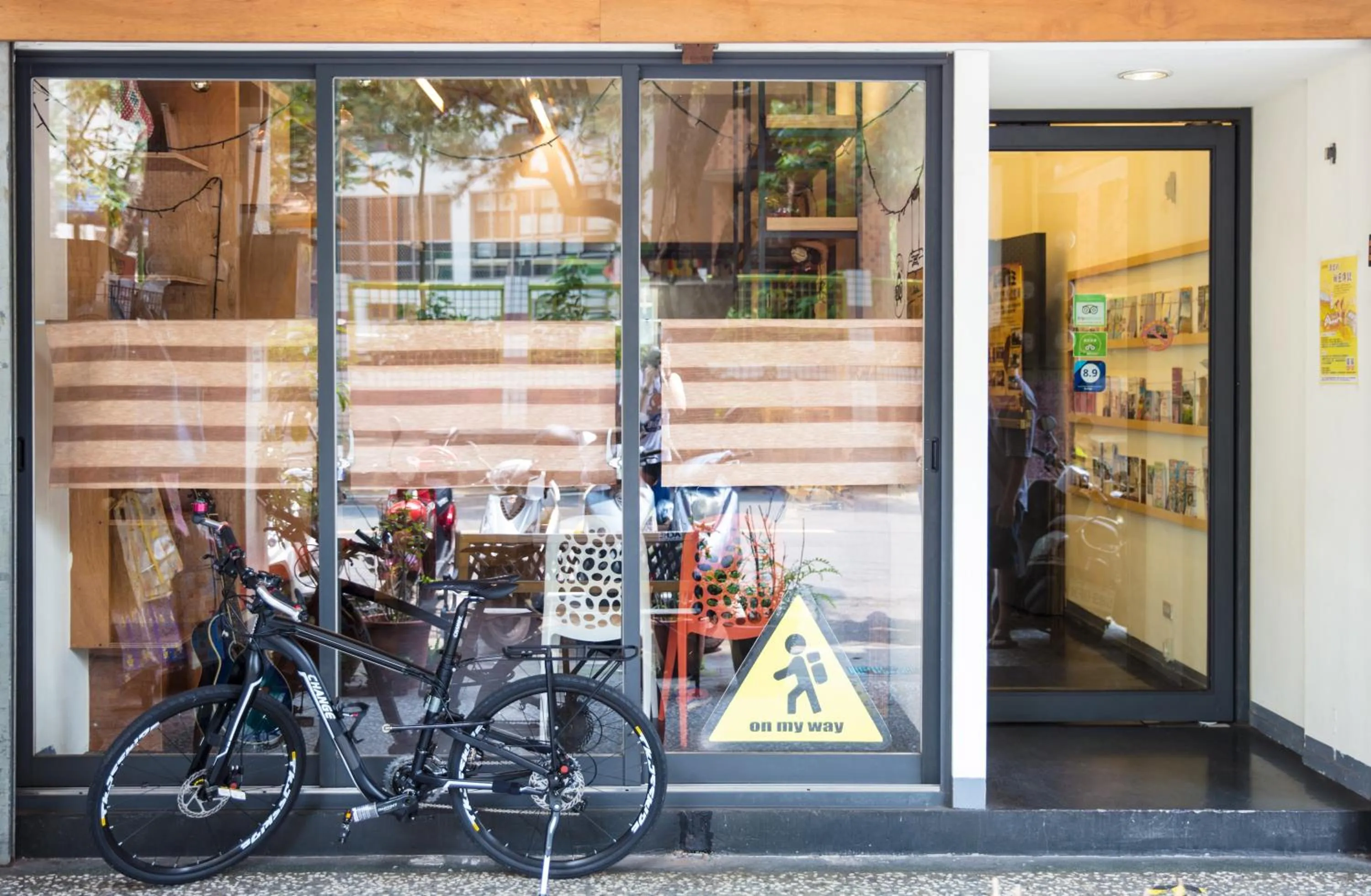 Facade/entrance in On My Way - Taipei Hostel