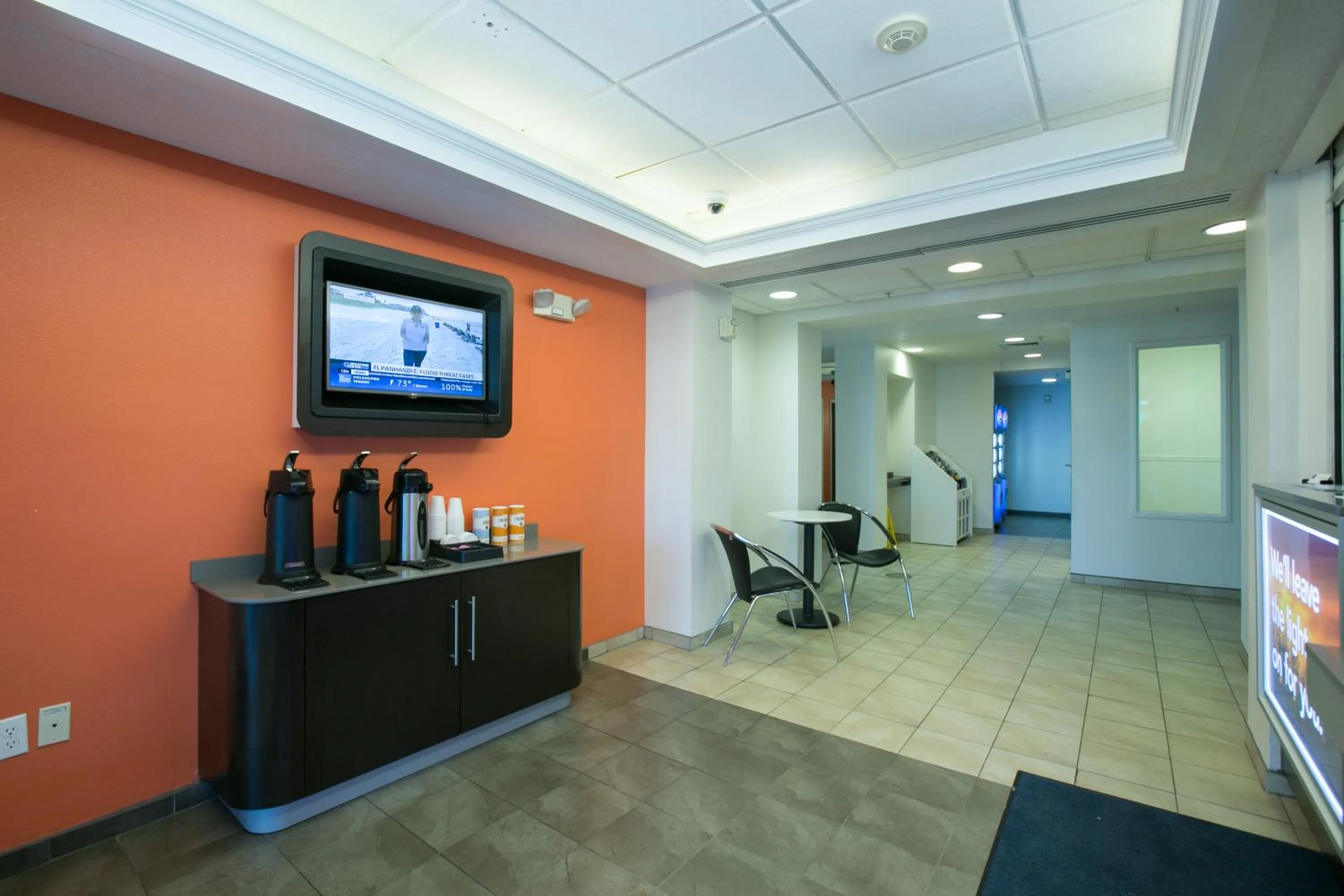 Lobby or reception in Motel 6-Brooklyn Center, MN - Minneapolis