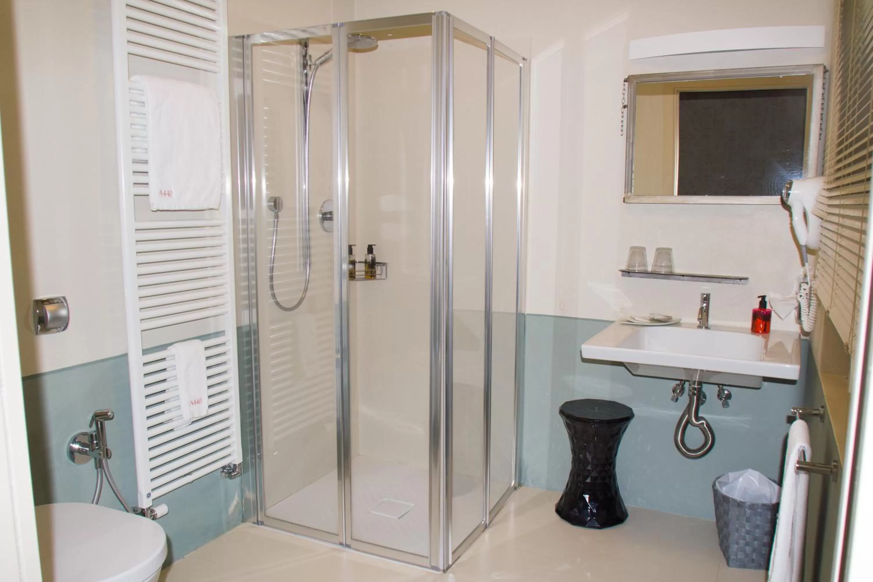 Shower in A440 in Tuscany