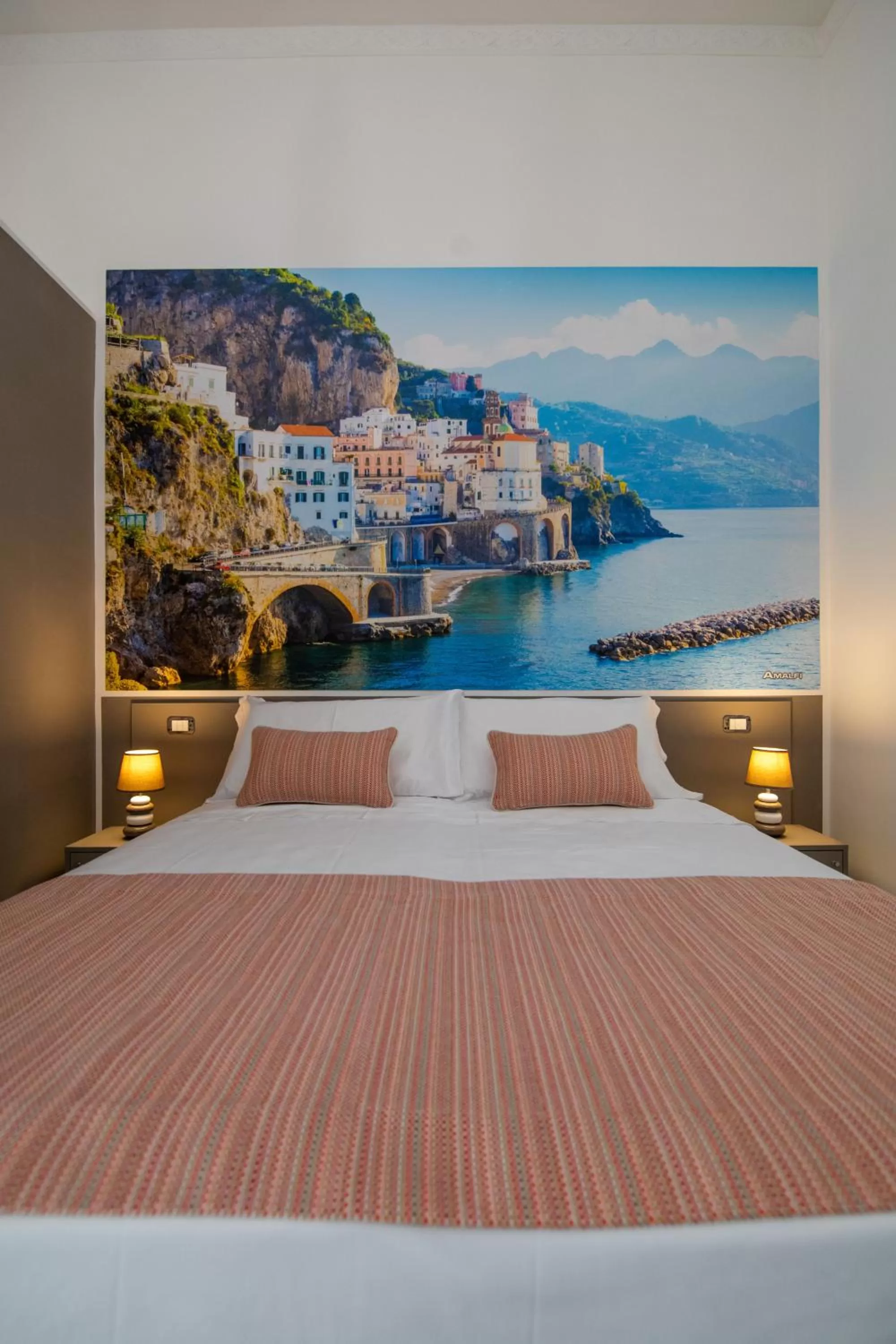 Photo of the whole room, Bed in Palazzo Caracciolo del Sole