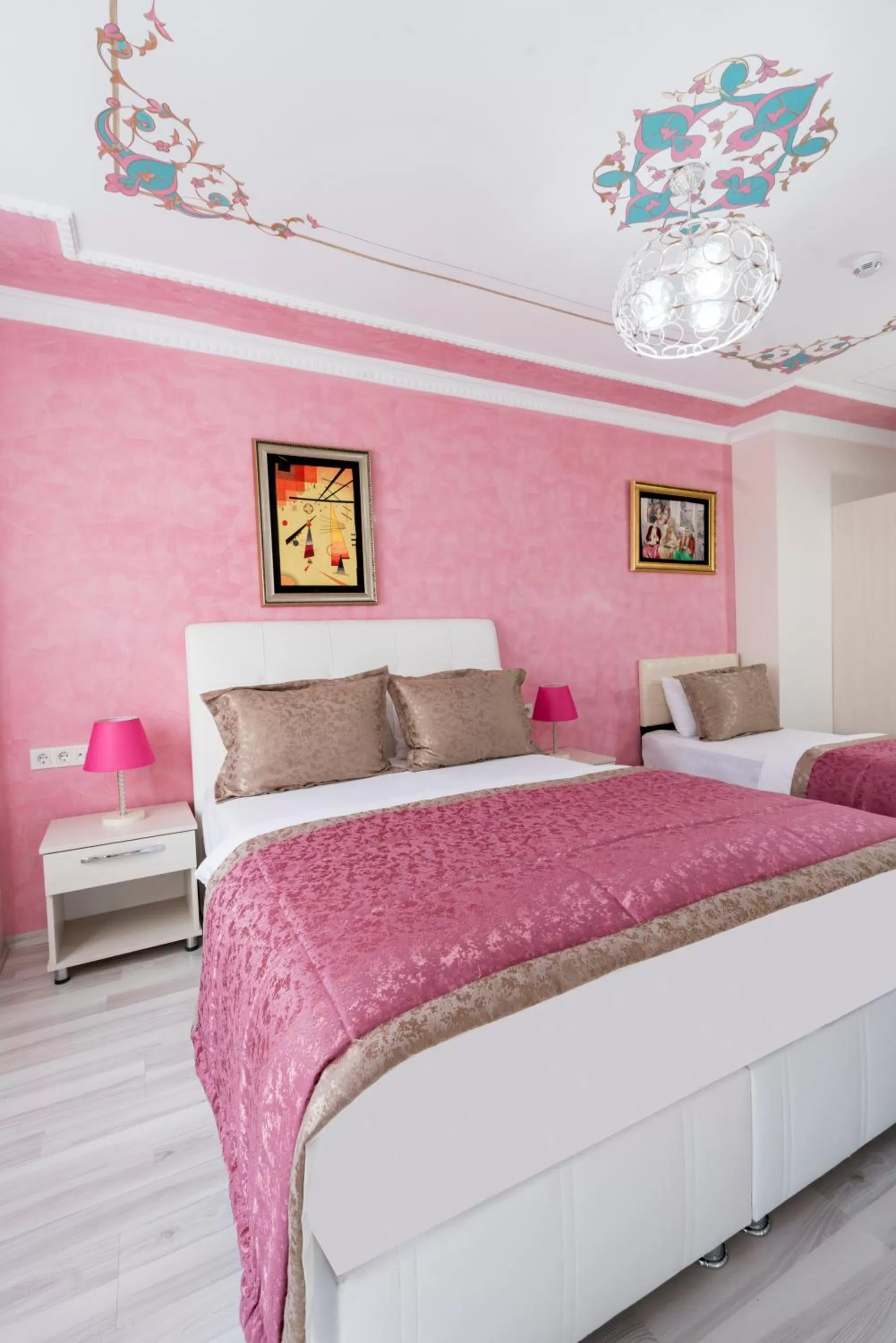 Photo of the whole room, Bed in Atam Suites