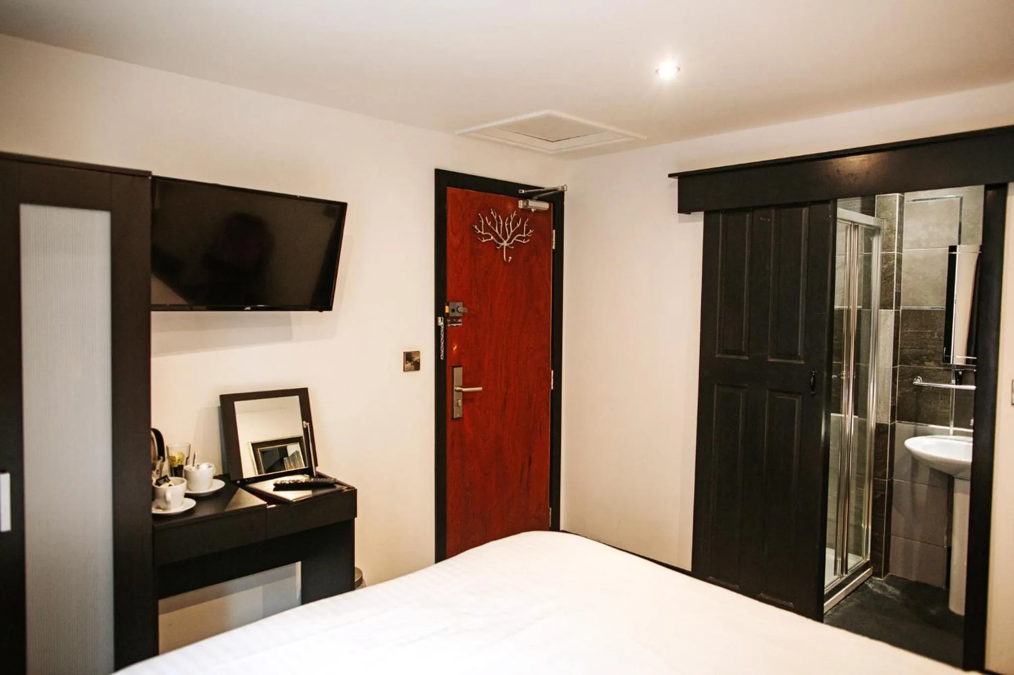 Bed in Peaky Blinders Accommodation & Bar