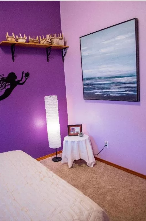 Bed in Pioneer Inn Downtown