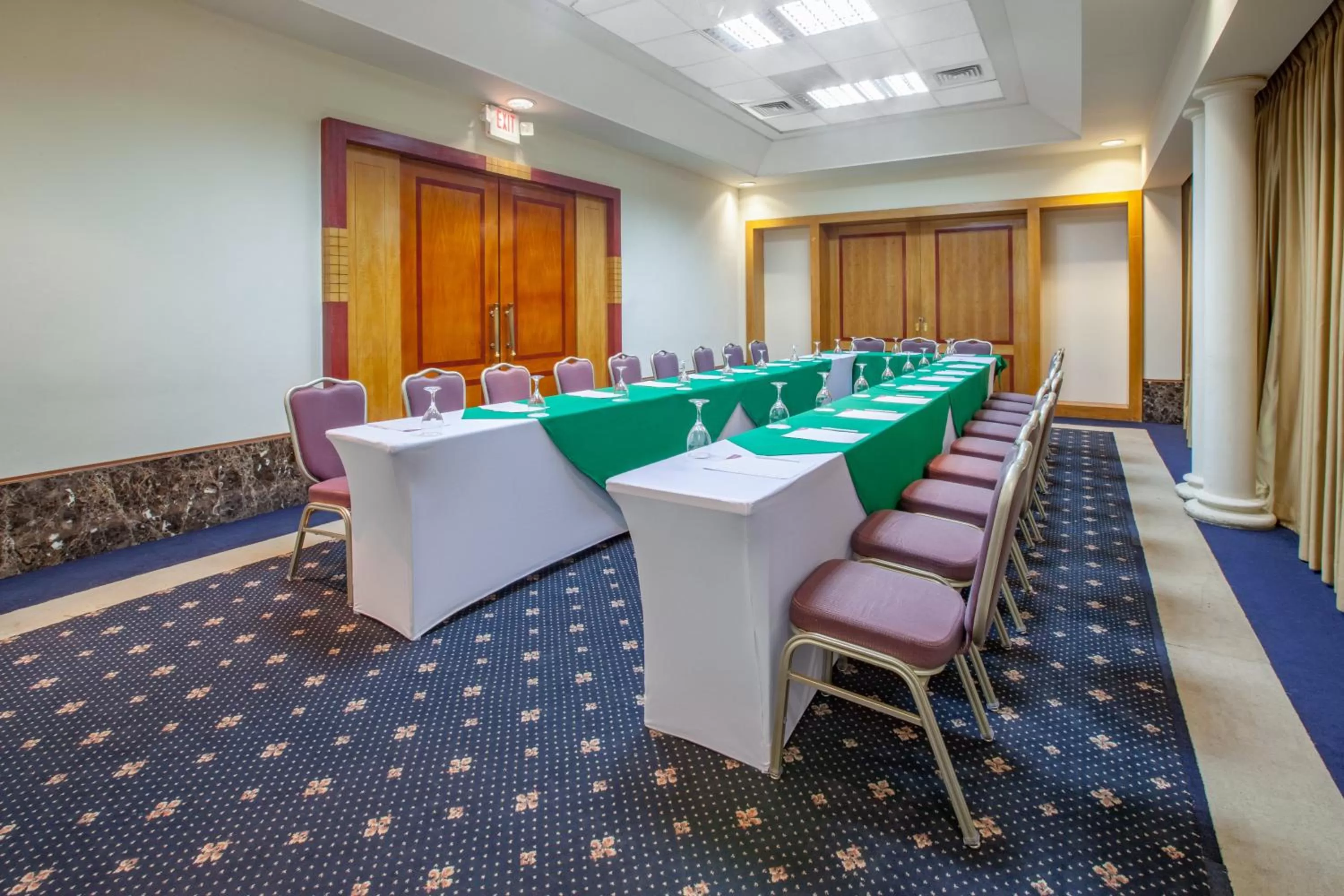 Meeting/conference room in Crowne Plaza Managua by IHG