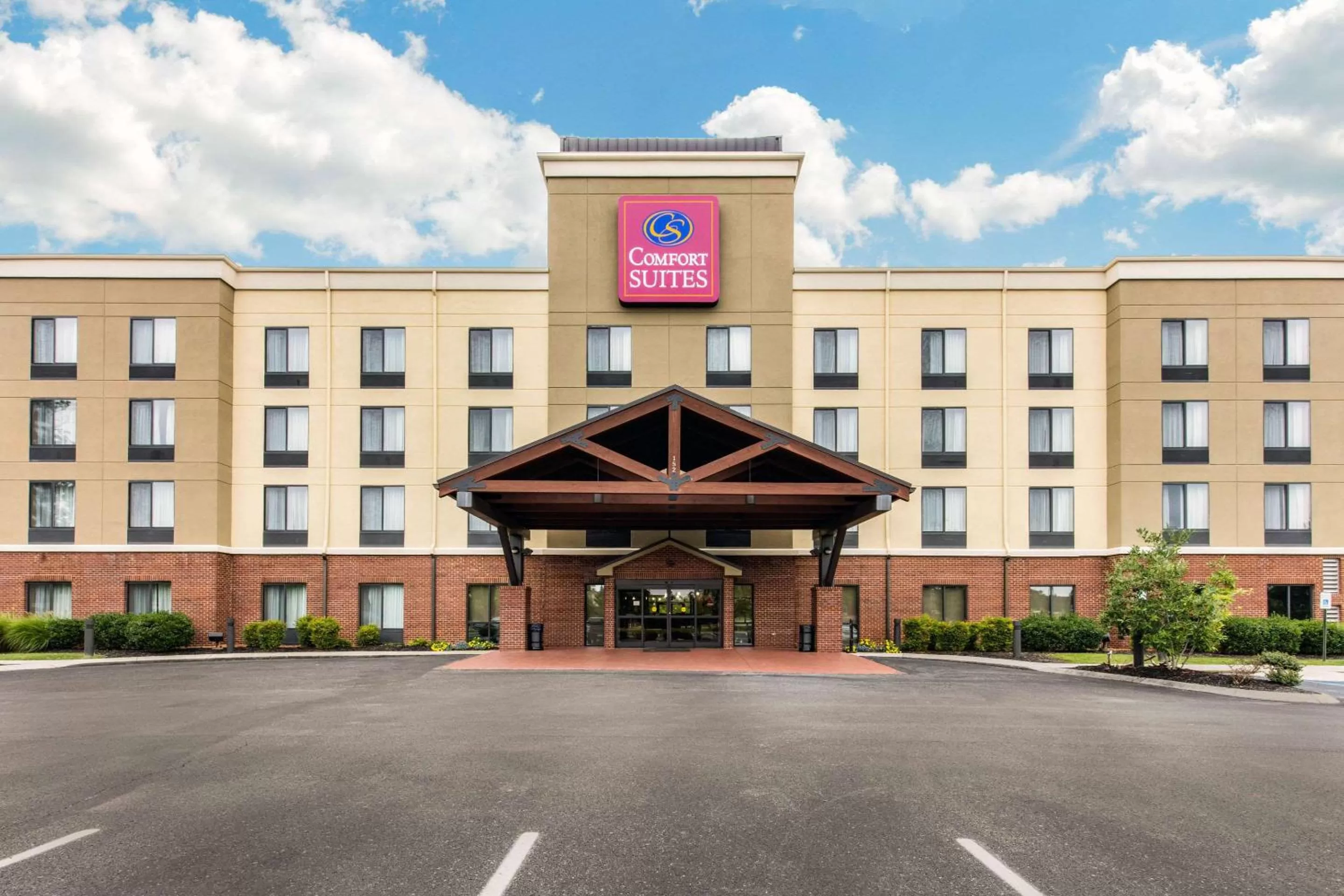 Property building in Comfort Suites Manchester near Arnold AFB