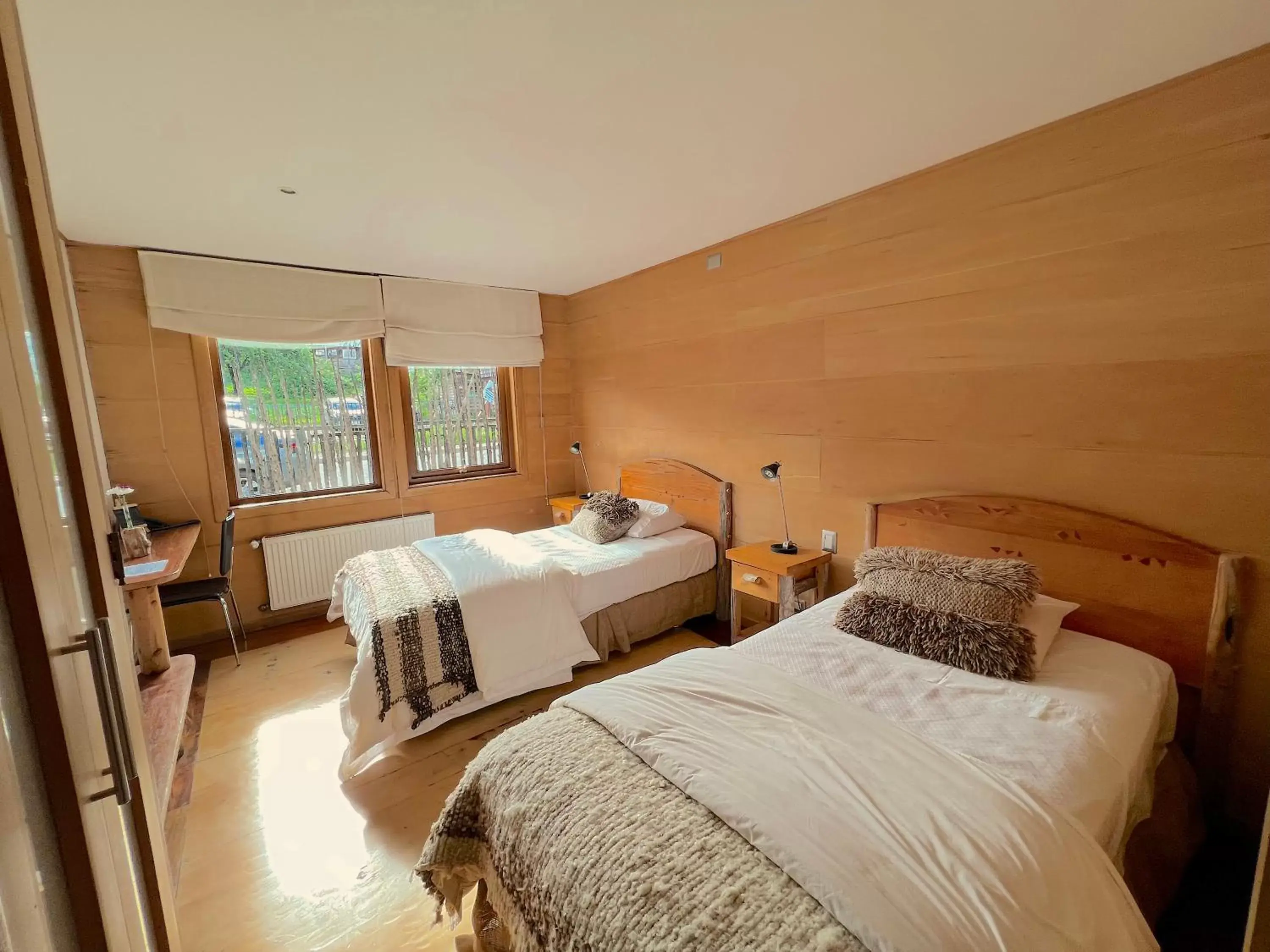 Standard Twin Room with Street View - 2 Beds in Palafito 1326 Hotel Boutique Chiloé Standard Twin Room with Street View - 2 Beds in Palafito 1326 Hotel Boutique Chiloé