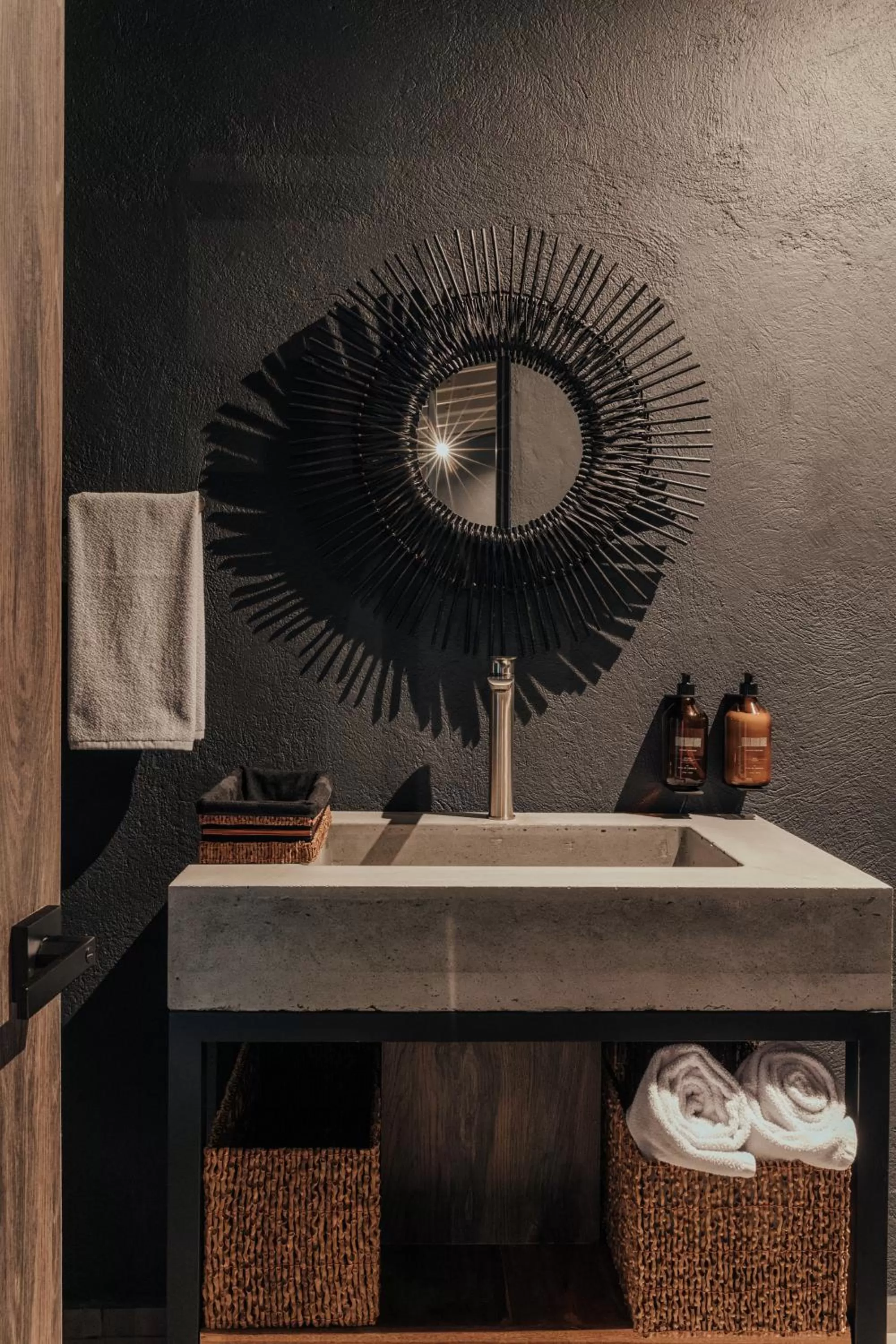 Toilet in Sui Posada Boutique