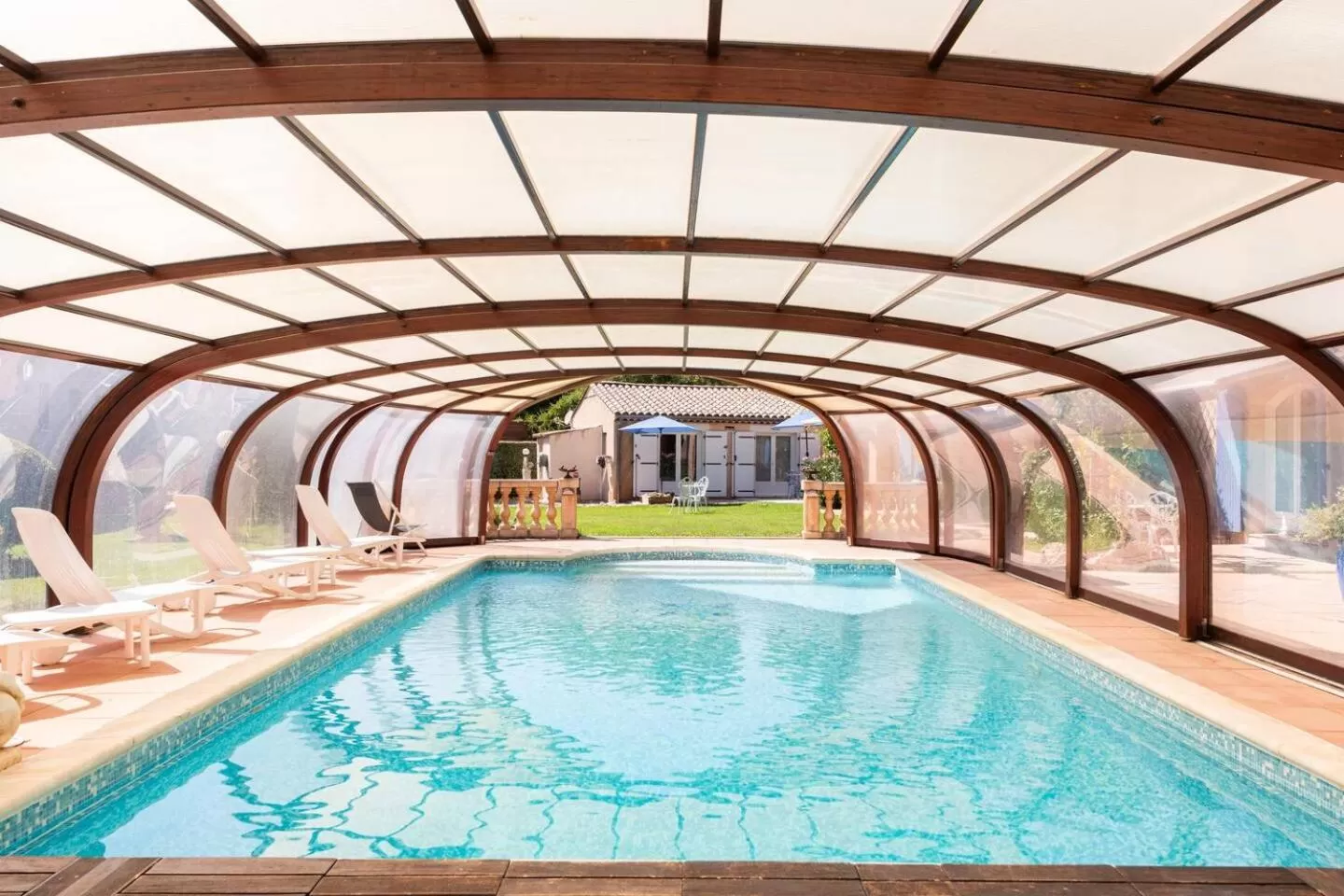 Swimming pool in Chambre et table d'hôtes Villa Pomponette