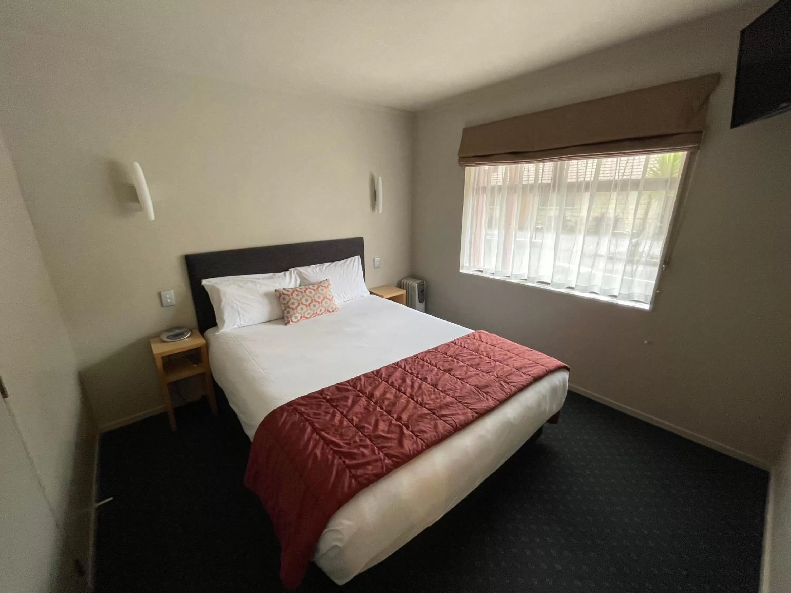 Bed in Bentleys Motor Inn