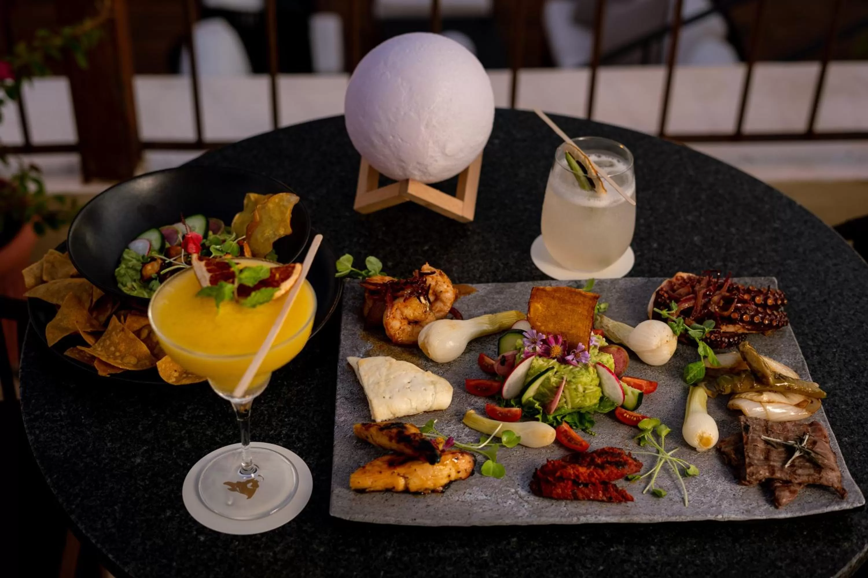 Restaurant/places to eat in Hotel Meson del Marques