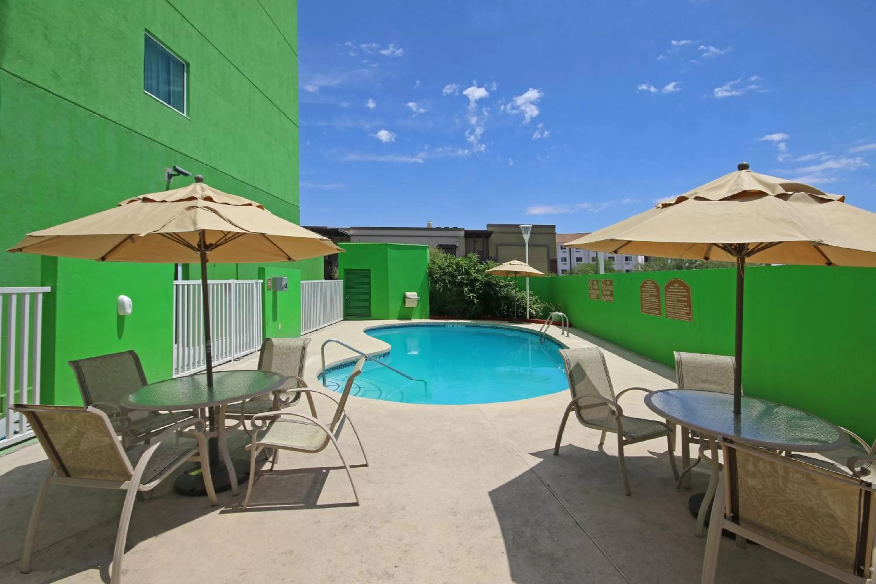 Swimming pool in Holiday Inn Express Hotel & Suites CD. Juarez - Las Misiones by IHG