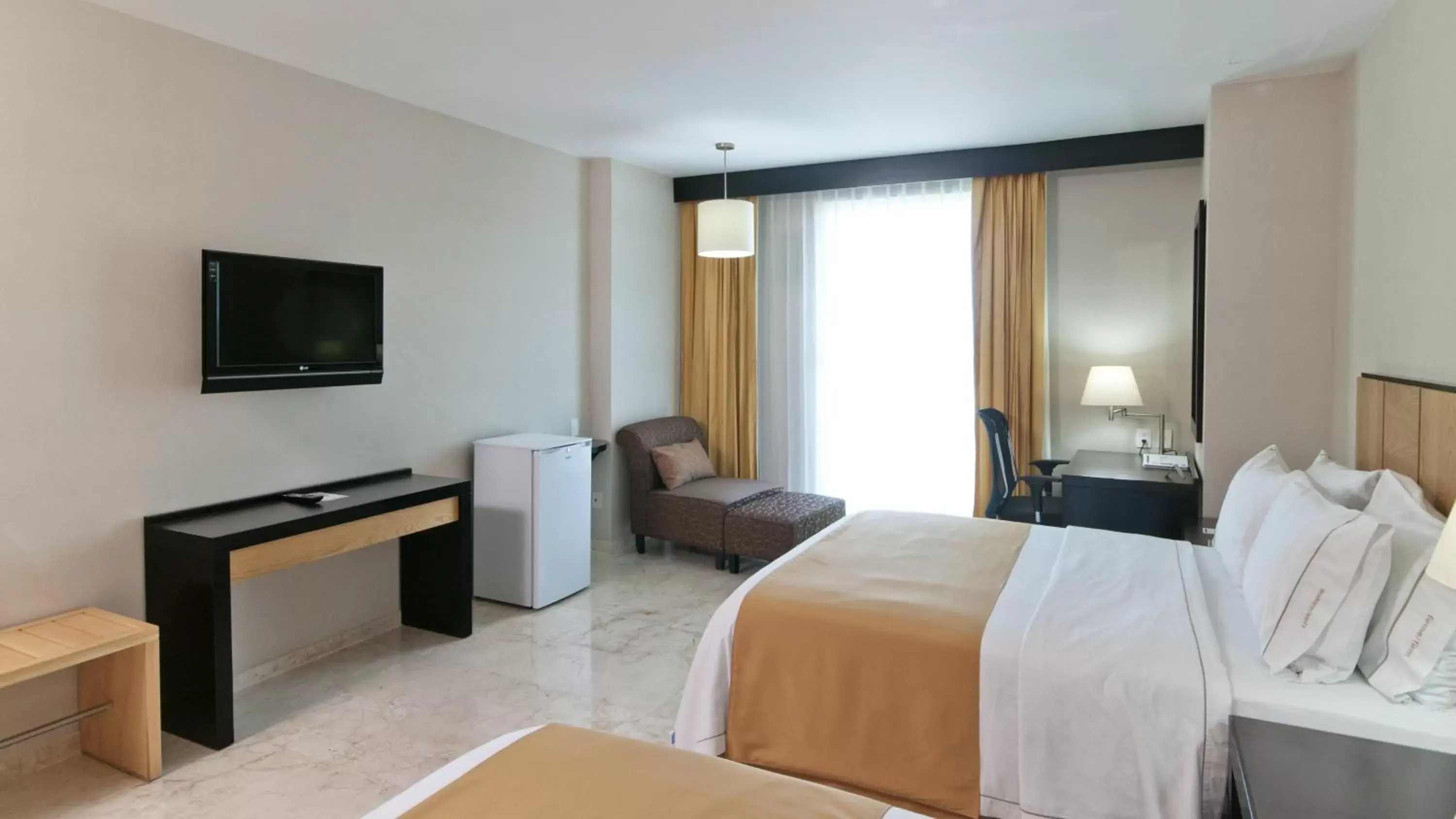 Standard Queen Room with Two Queen Beds - Smoking in Holiday Inn Express Ciudad Del Carmen by IHG Standard Queen Room with Two Queen Beds - Smoking in Holiday Inn Express Ciudad Del Carmen by IHG
