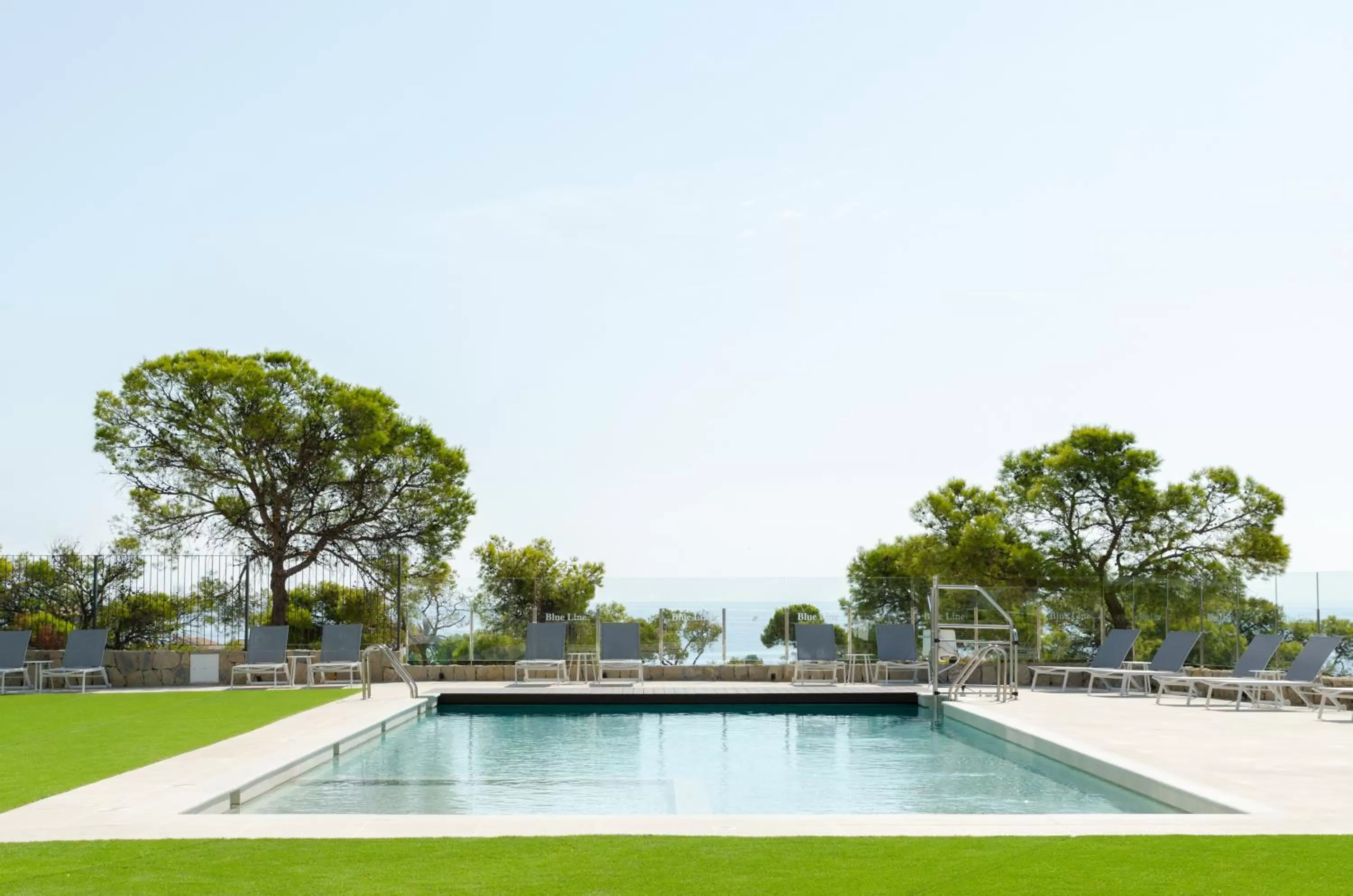 Swimming pool in Blue Line Apartment Hotel - Be Line Group