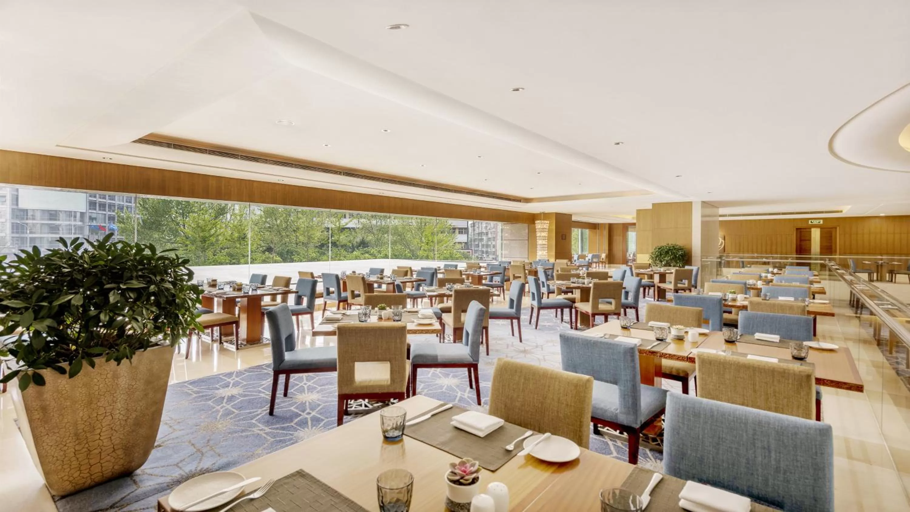 Restaurant/places to eat in Regent Beijing