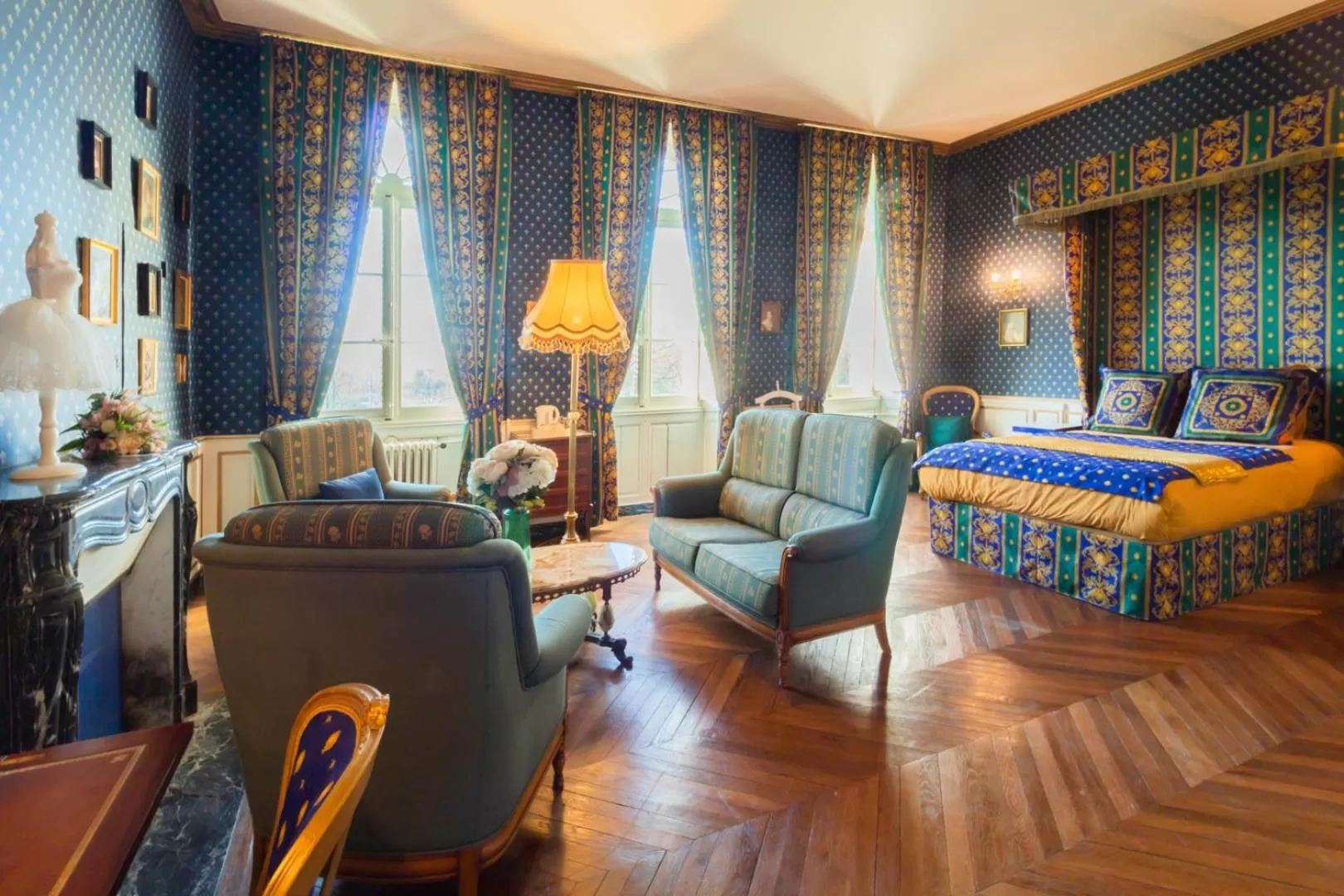 Bed in Chateau du Hallay