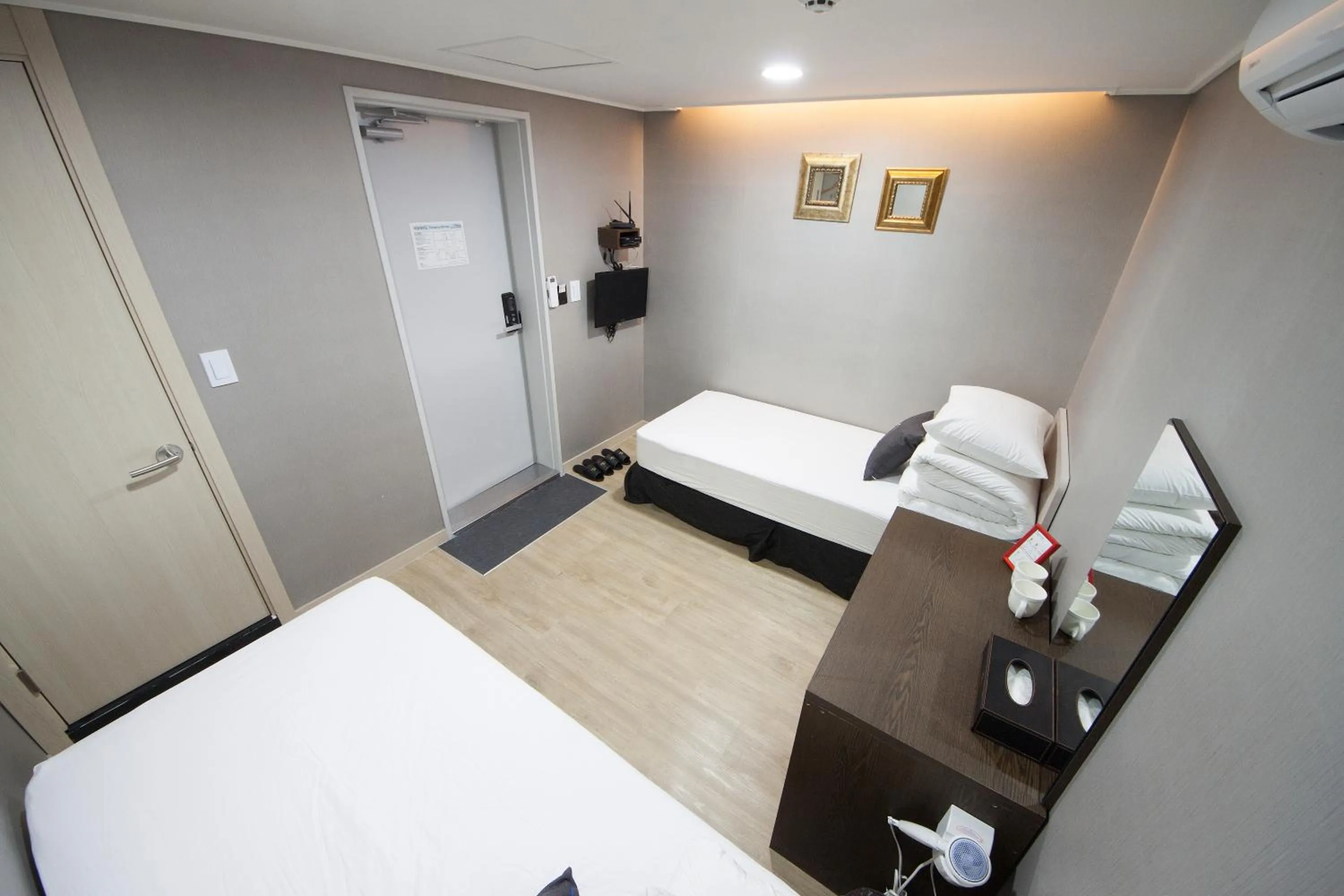 Bedroom, Bed in K-Grand Hostel Gangnam1